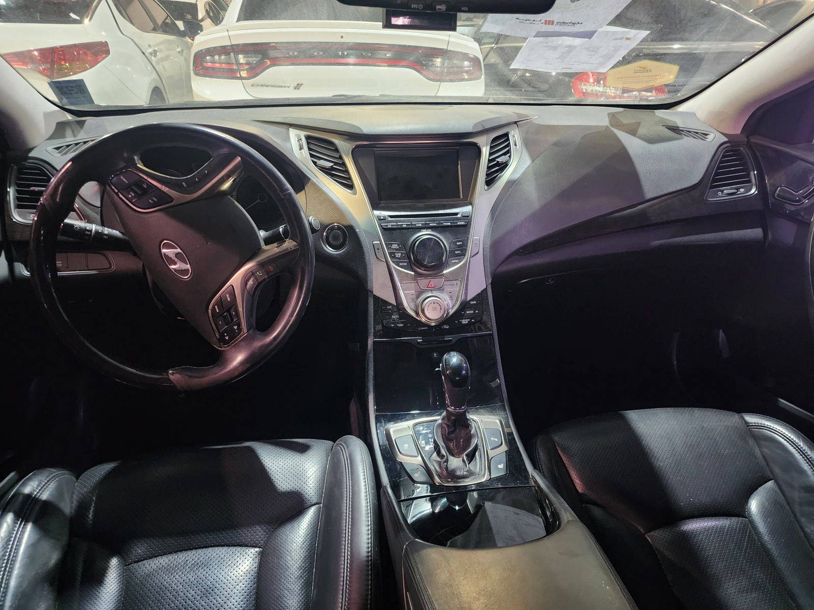 HYUNDAI GRANDEUR 2011 - Marhaba Auction Used Cars - Image 8