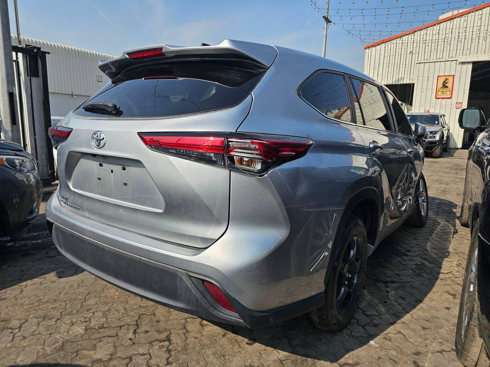 TOYOTA HIGHLANDER 2023 - Marhaba Auction Used Cars - Image 3