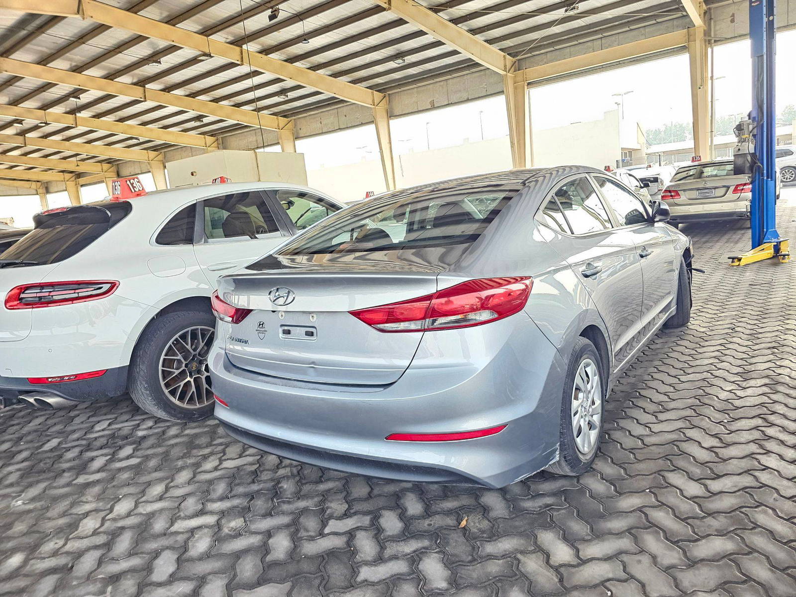2017 HYUNDAI ELANTRA — 73365 KM — Lot 12332437 — Main - Marhaba Auctions Used Cars - Image 3