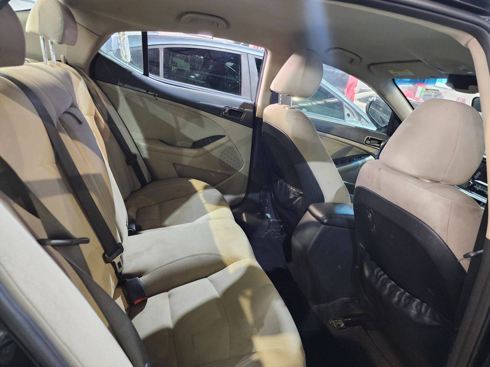 2014 KIA OPTIMA — 89884 Miles — Lot 40229 — Al Quoz - Marhaba Auctions Used Cars - Image 7