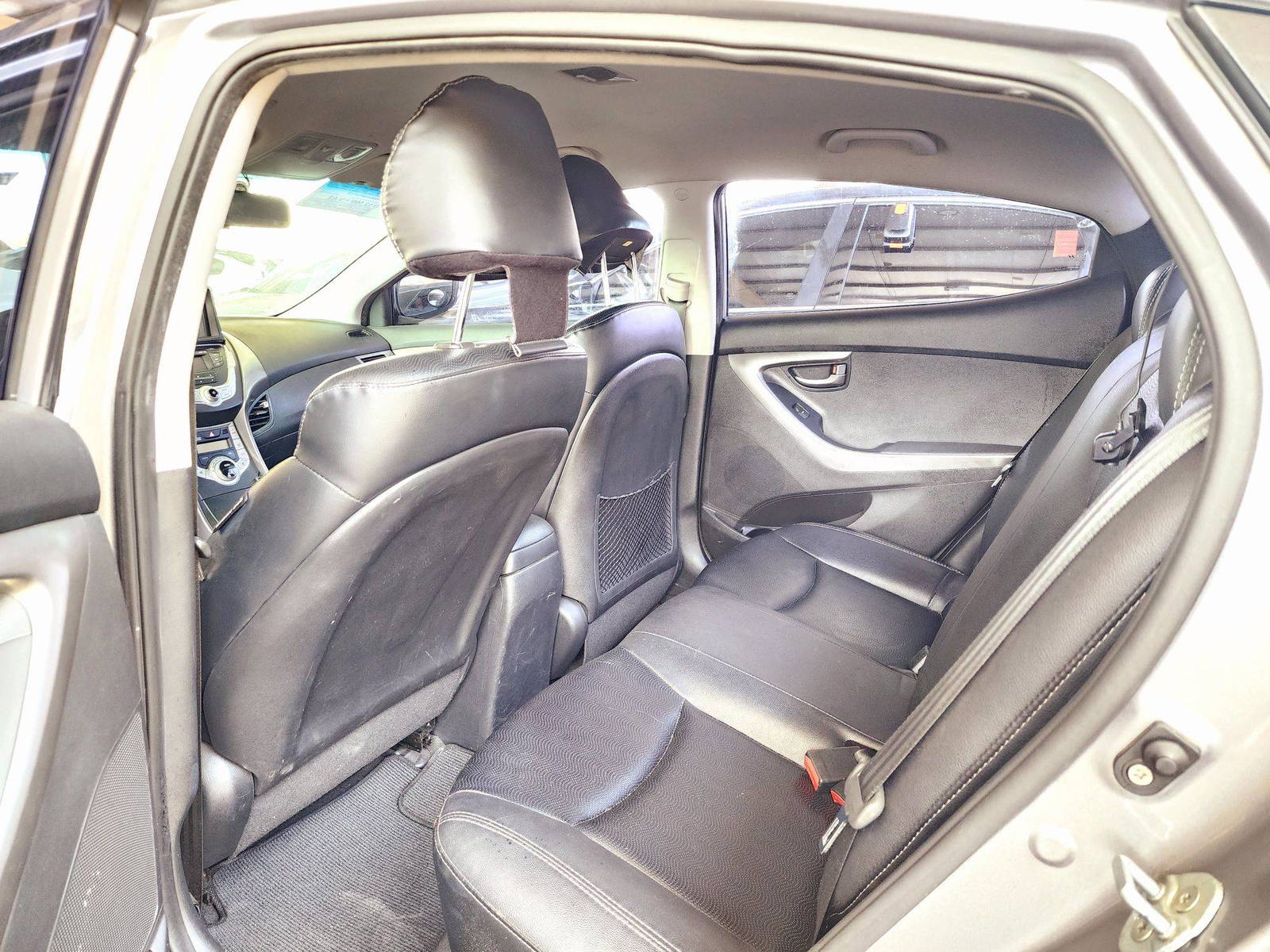 2012 HYUNDAI AVANTE — 161716 KM — Lot 451574 — Ind. 12 - Marhaba Auctions Used Cars - Image 6