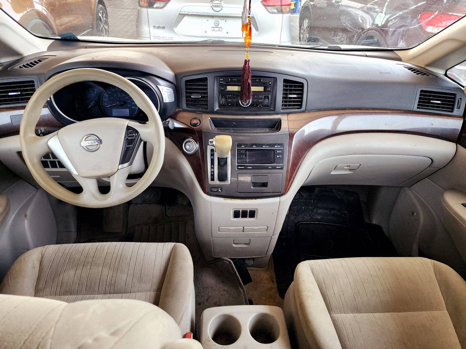 2011 NISSAN QUEST — 165505 KM — Lot 79362994 — Souq - Marhaba Auctions Used Cars - Image 7