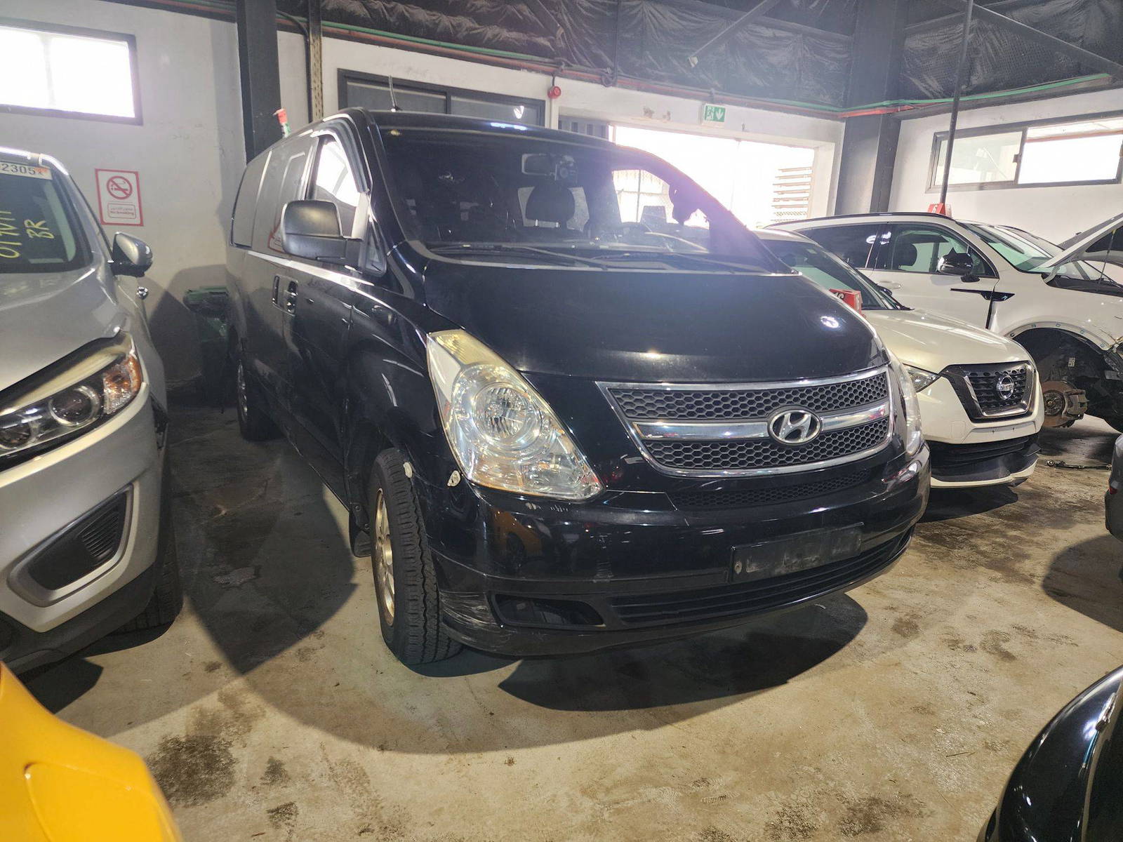 2010 HYUNDAI GRAND STAREX — 263845 KM — Lot 174789 — Main - Marhaba Auctions Used Cars - Image 4
