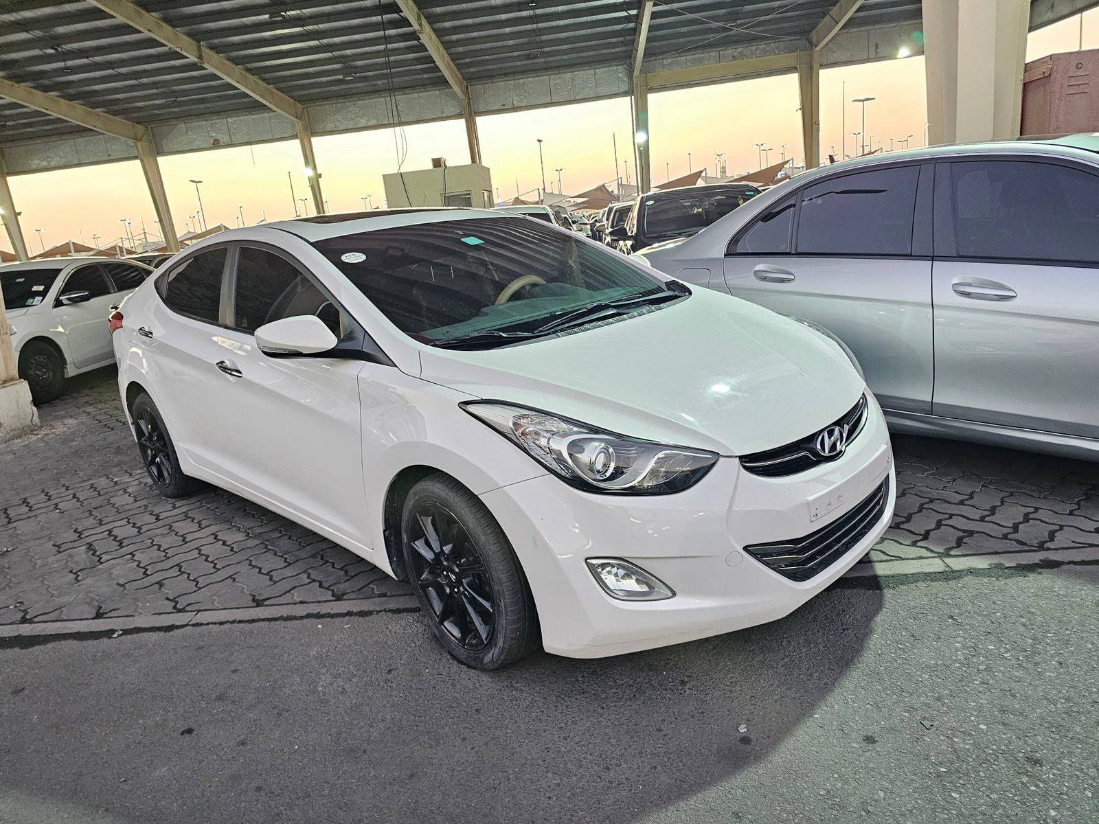 2012 HYUNDAI AVANTE — 112759 KM — Lot U579596 — Souq - Marhaba Auctions Used Cars - Image 5