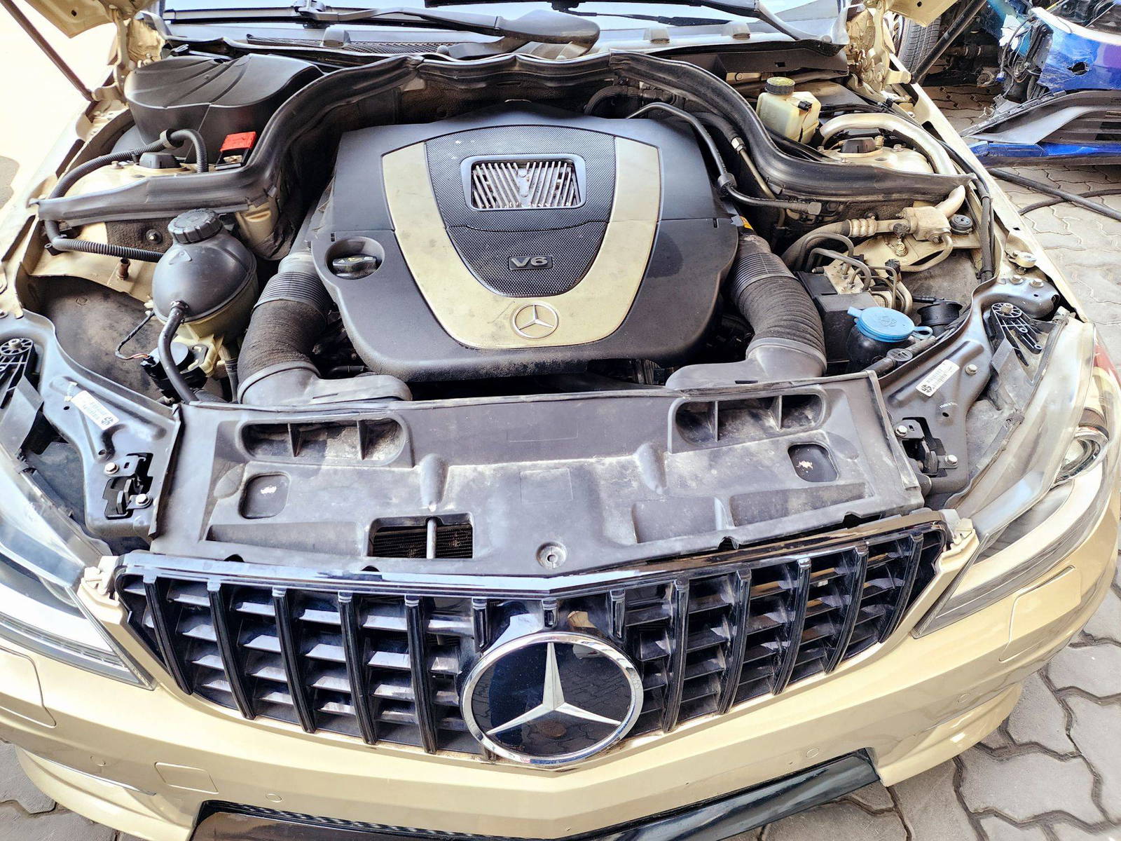 2011 MERCEDES BENZ C300 — 321757 KM — Lot 7BR140755 — Souq - Marhaba Auctions Used Cars - Image 11
