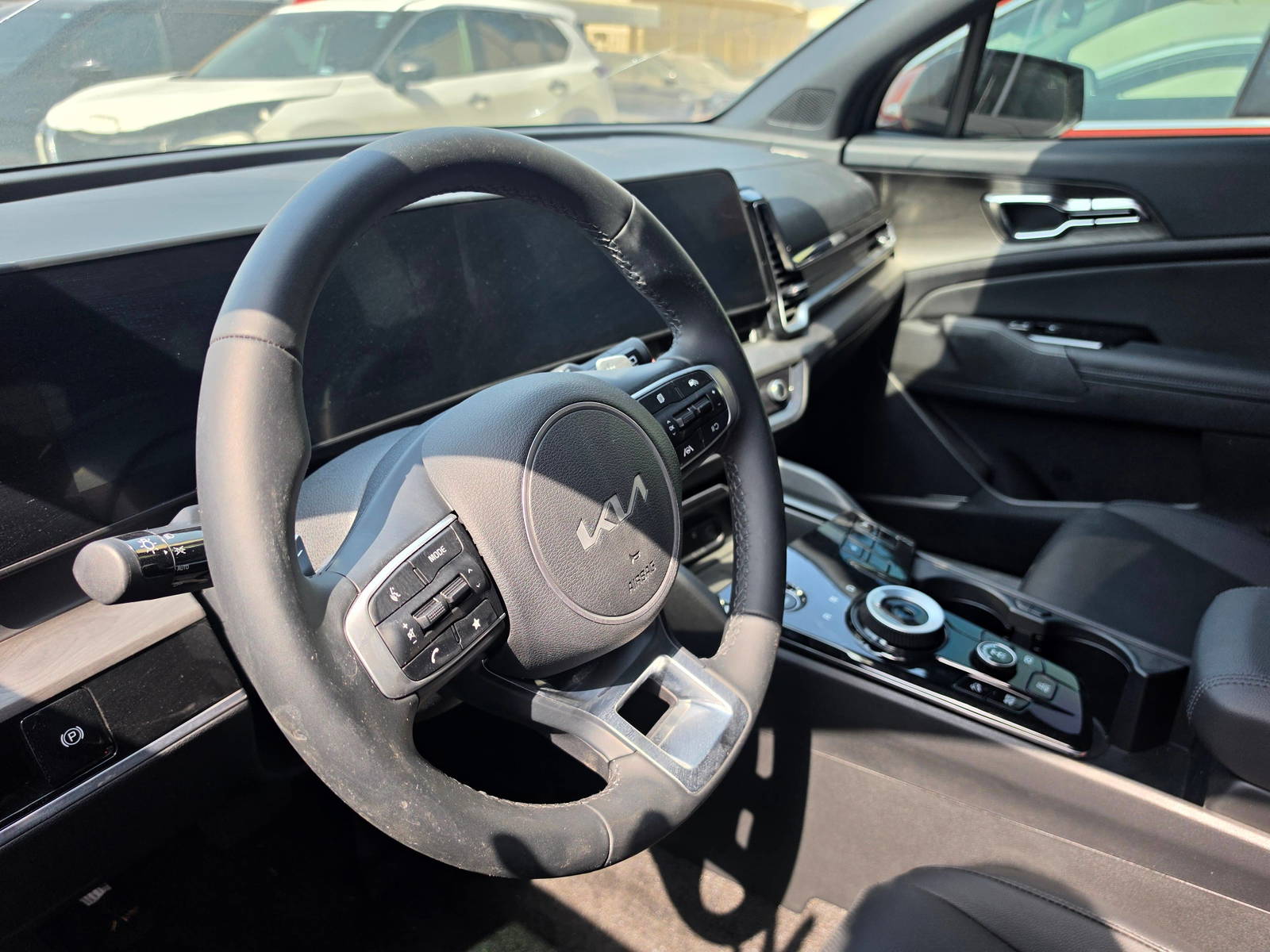 2025 KIA SPORTAGE — 877 Miles — Lot 7273965 — Oman Yard - Marhaba Auctions Used Cars - Image 9