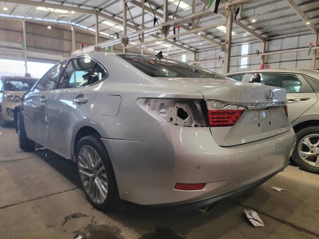 2013 LEXUS ES 350 — 148637 Miles — Lot 38768229 — Souq - Marhaba Auctions Used Cars - Image 3
