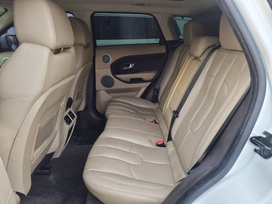 2013 LAND ROVER RANGE ROVER EVOQUE — 141256 Miles — Lot 67881584 — Souq - Marhaba Auctions Used Cars - Image 6