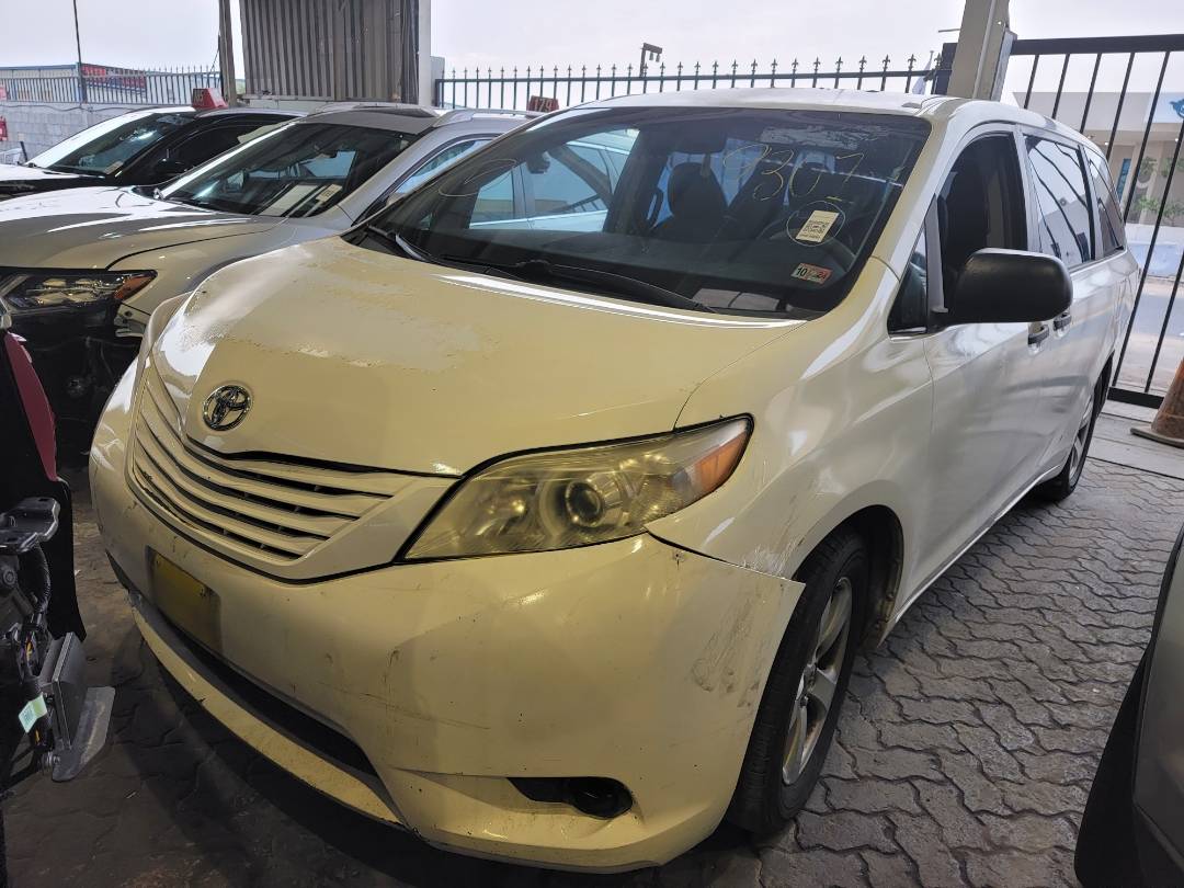 2014 TOYOTA SIENNA — 260295 Miles — Lot 4ES429301 — Main - Marhaba Auctions Used Cars - Image 4