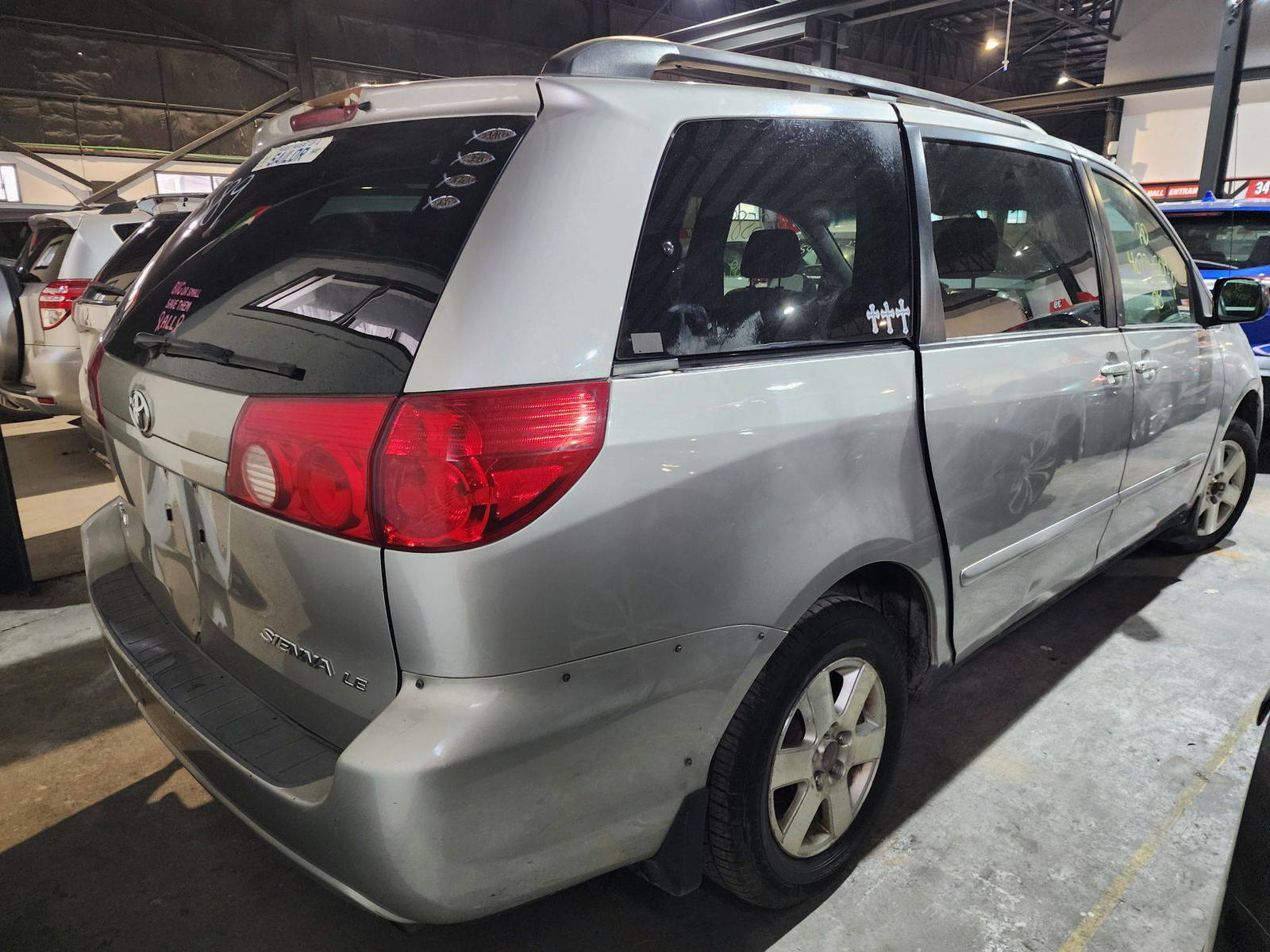 2008 TOYOTA SIENNA — 236268 Miles — Lot 33589 — Main - Marhaba Auctions Used Cars - Image 10