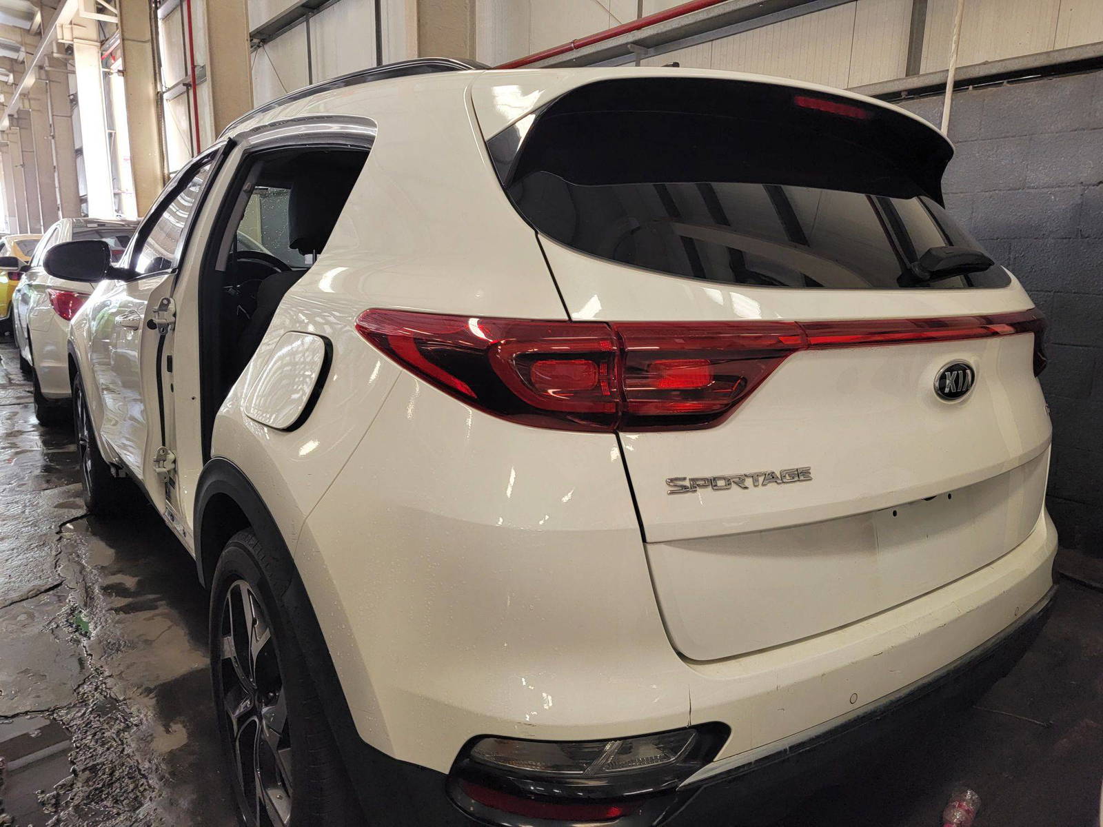 2022 KIA SPORTAGE — sold — 72308 Miles — Lot 43235827 — Main - Marhaba Auctions Used Cars - Image 4