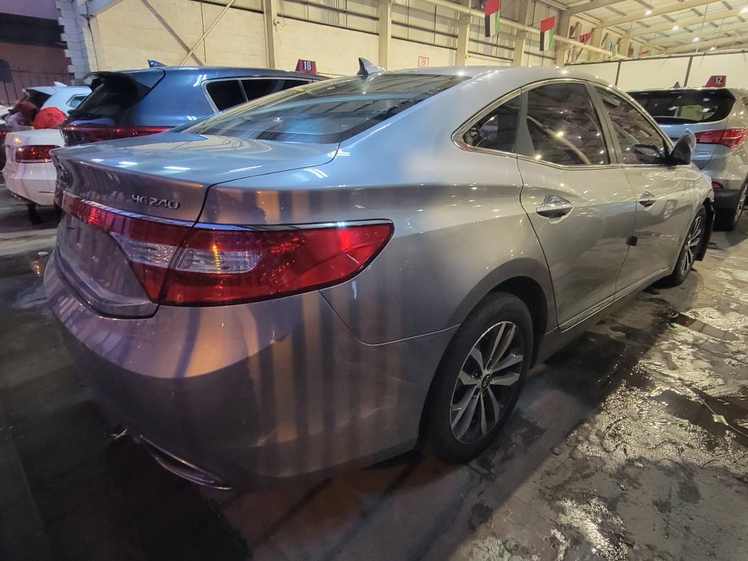 2011 HYUNDAI GRANDEUR — 277002 KM — Lot 015964 — Main - Marhaba Auctions Used Cars - Image 4
