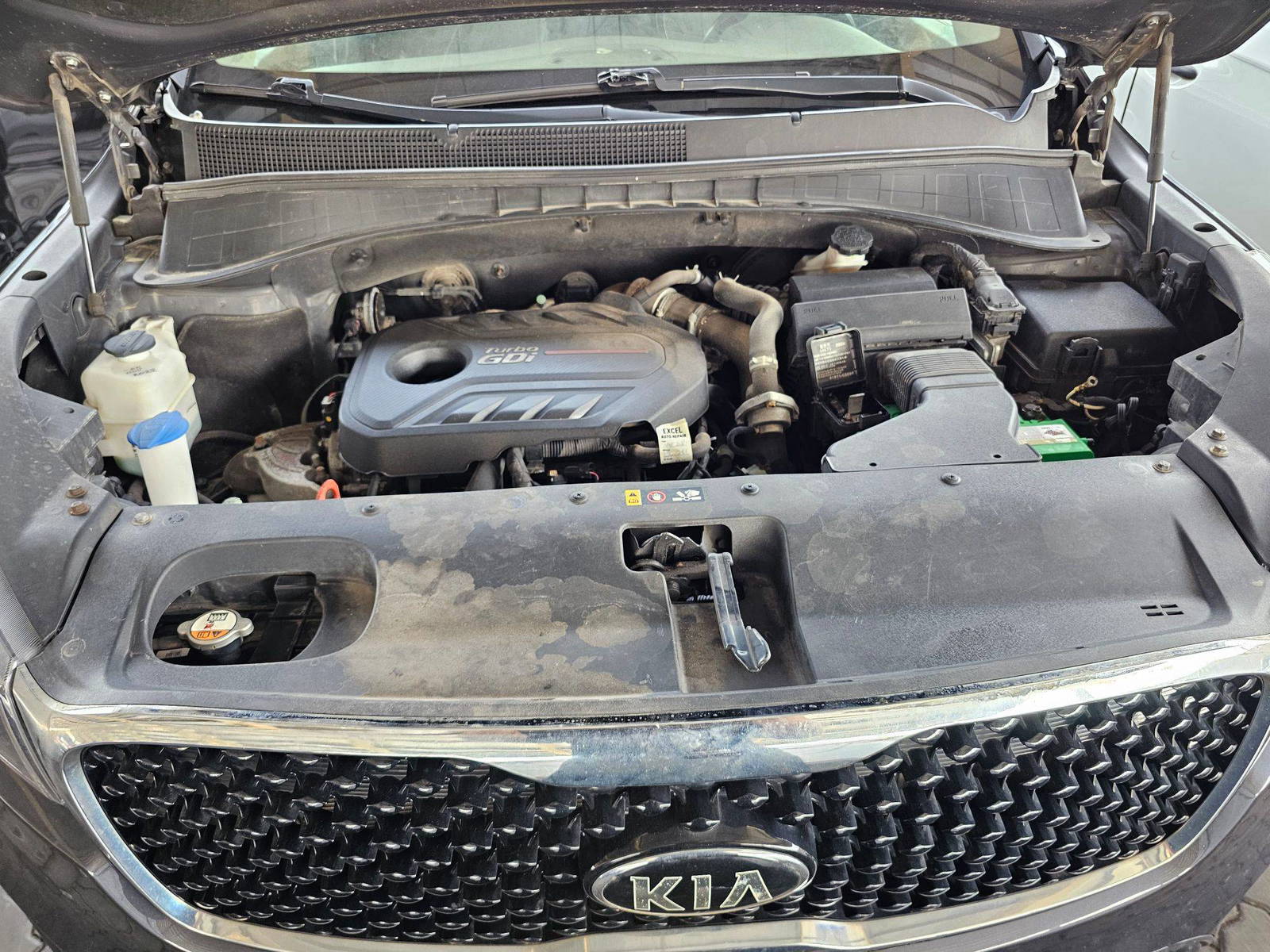 2016 KIA SORENTO — 163724 KM — Lot 12308185 — Souq - Marhaba Auctions Used Cars - Image 11