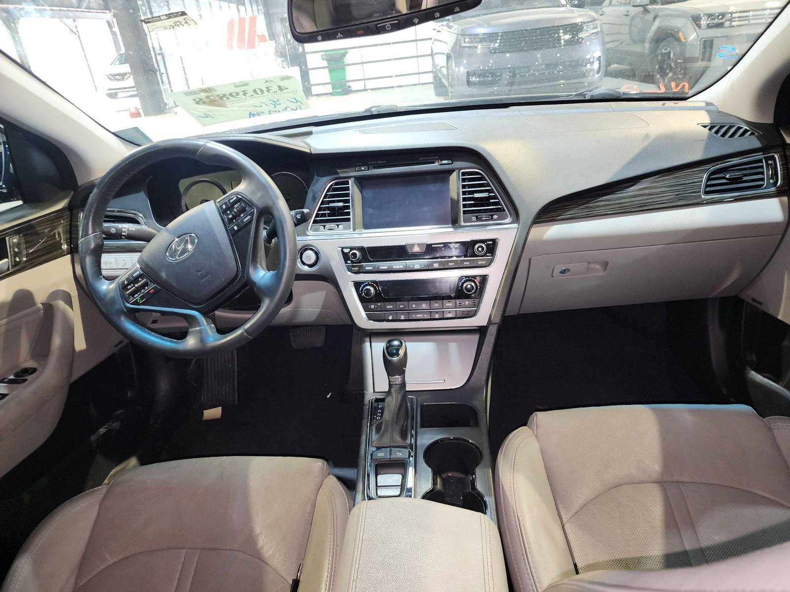 2015 HYUNDAI SONATA — 162954 Miles — Lot 136596 — Al Quoz - Marhaba Auctions Used Cars - Image 12