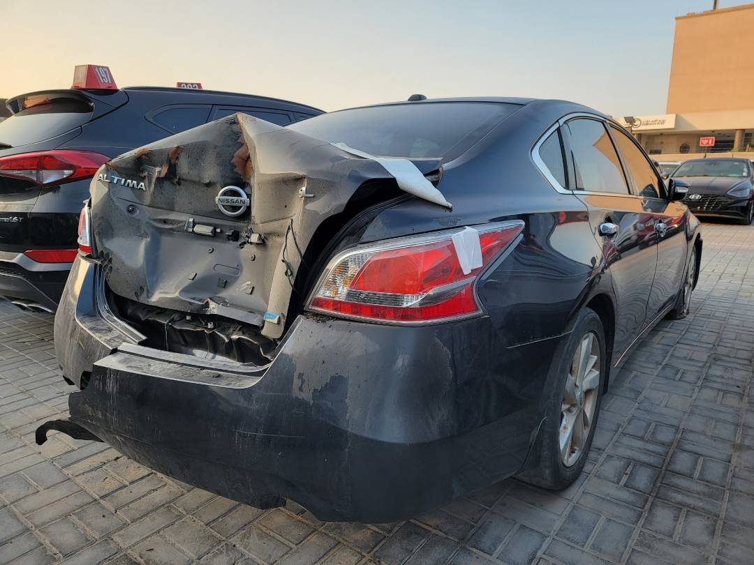 2014 NISSAN ALTIMA — 249391 Miles — Lot 328865 — Main - Marhaba Auctions Used Cars - Image 4