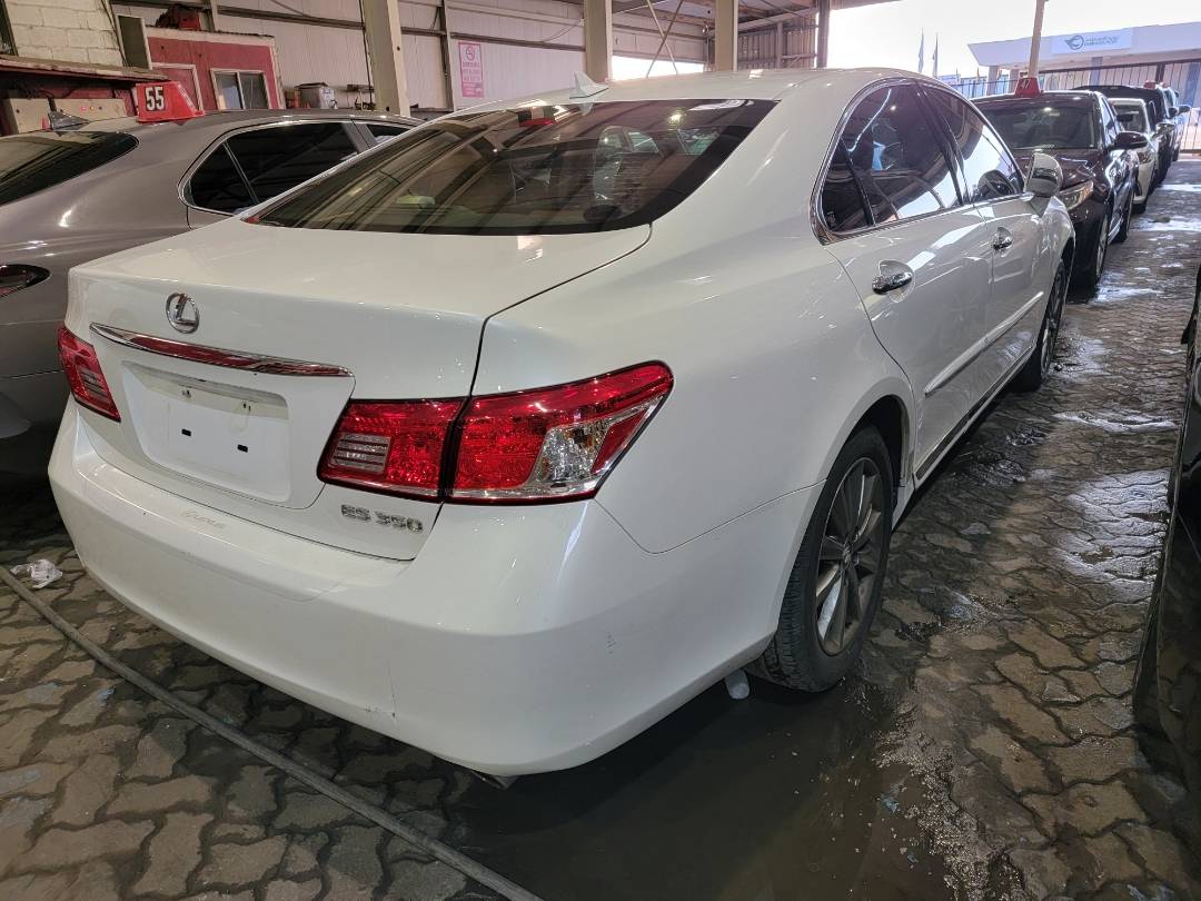 2012 LEXUS ES 350 — 174601 Miles — Lot C2488093 — Main - Marhaba Auctions Used Cars - Image 4