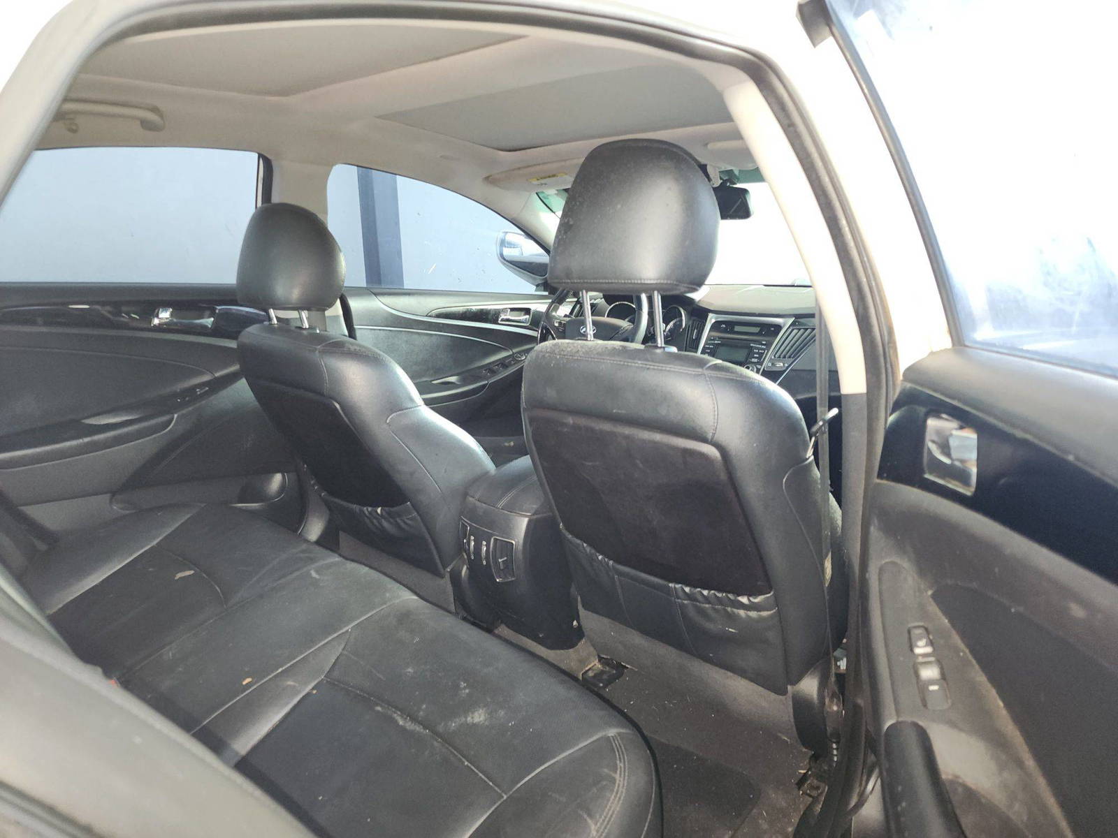 HYUNDAI SONATA 2012 - Marhaba Auction Used Cars - Image 7