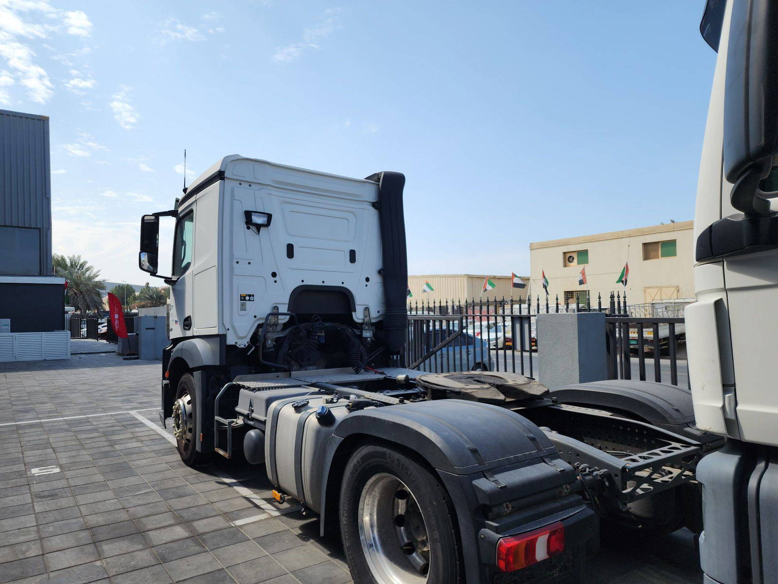 2018 MERCEDES BENZ ACTROS 1840 — 871560 KM — Lot 36285 — Al Quoz - Marhaba Auctions Used Cars - Image 5