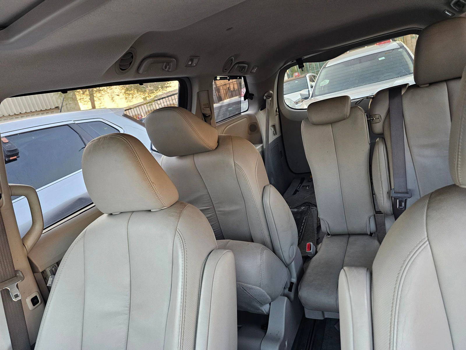TOYOTA SIENNA 2011 - Marhaba Auction Used Cars - Image 8