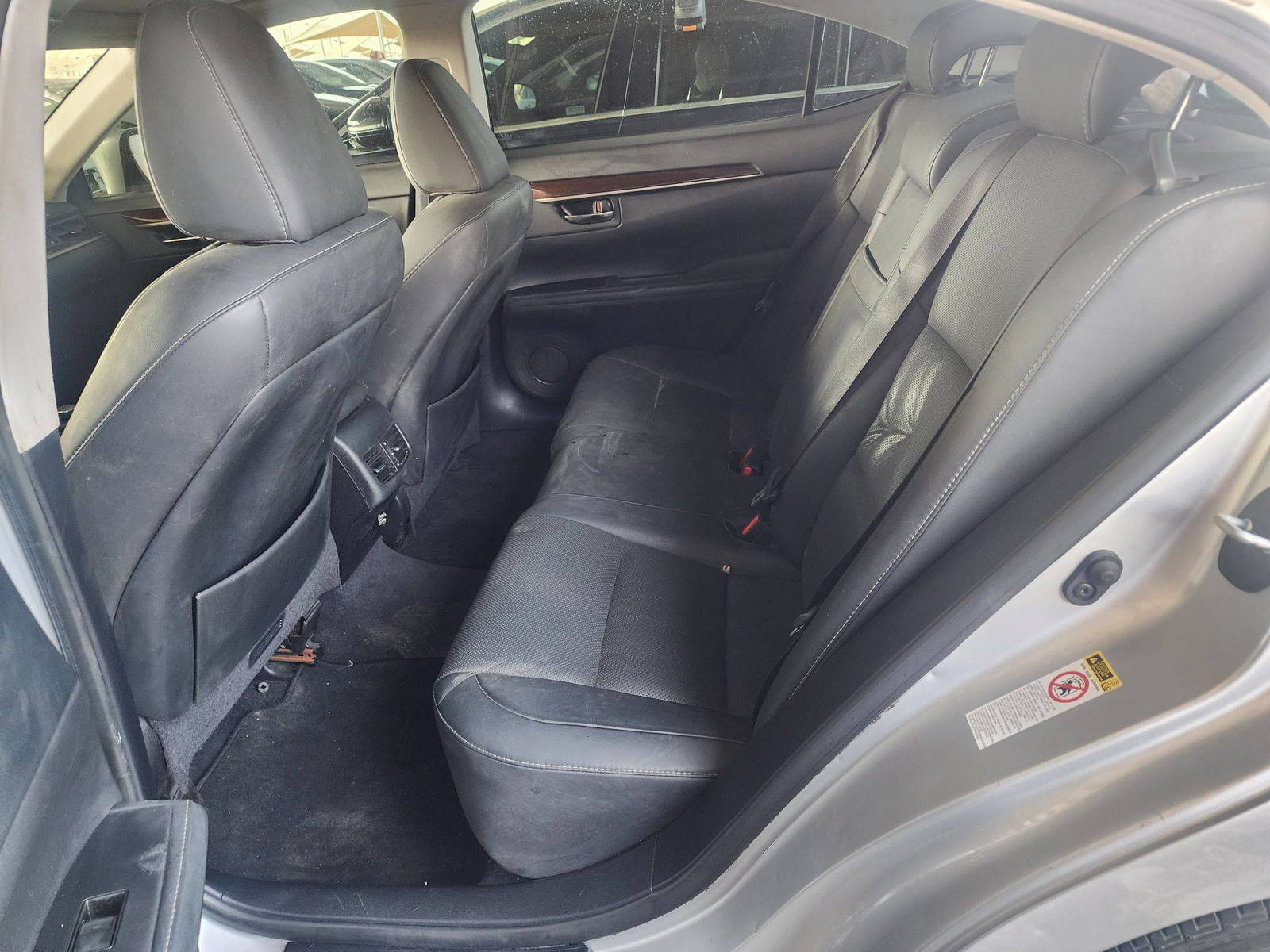 2015 LEXUS ES 350 — 97964 Miles — Lot F2172507 — Souq - Marhaba Auctions Used Cars - Image 5