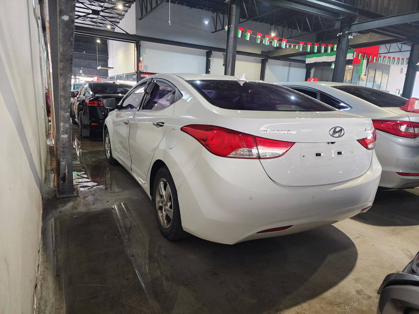 2011 HYUNDAI AVANTE — 193266 KM — Lot 097352 — Al Quoz - Marhaba Auctions Used Cars - Image 6