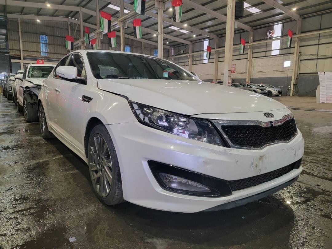 2011 KIA K5 — 241784 KM — Lot 134303 — Main - Marhaba Auctions Used Cars - Image 4