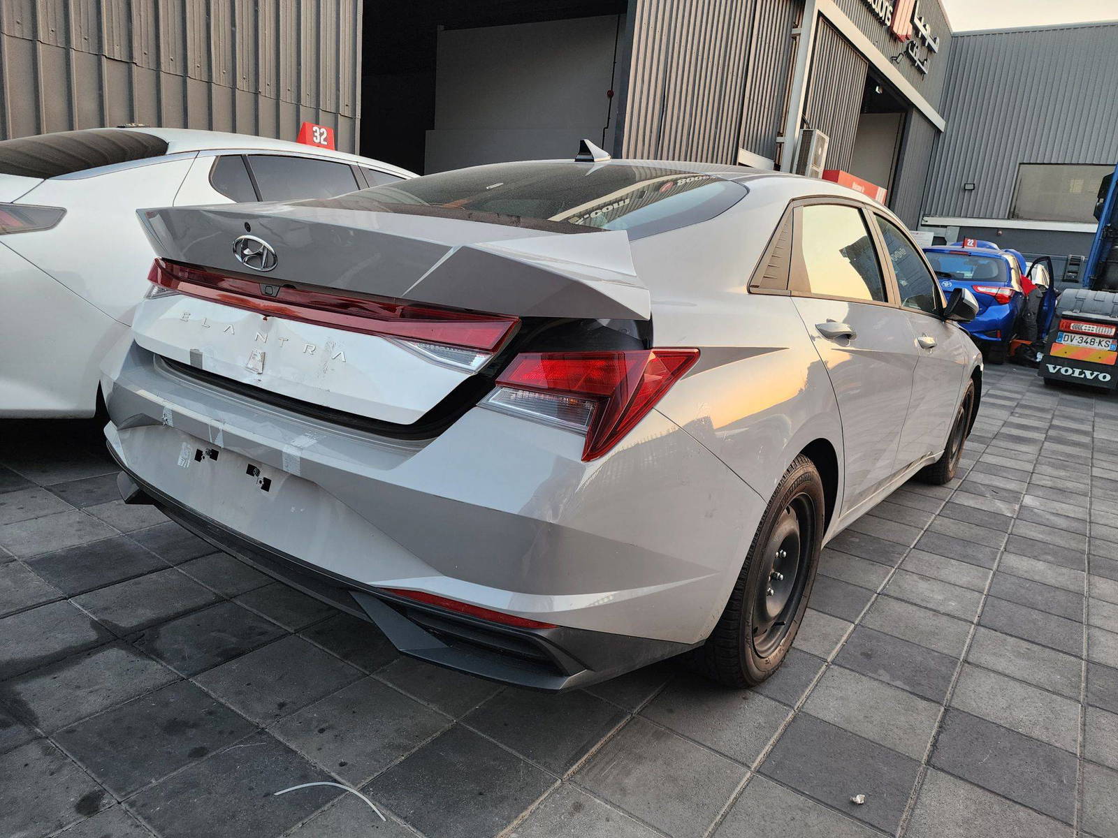 2021 HYUNDAI ELANTRA — 79774 KM — Lot 41279 — Al Quoz - Marhaba Auctions Used Cars - Image 4