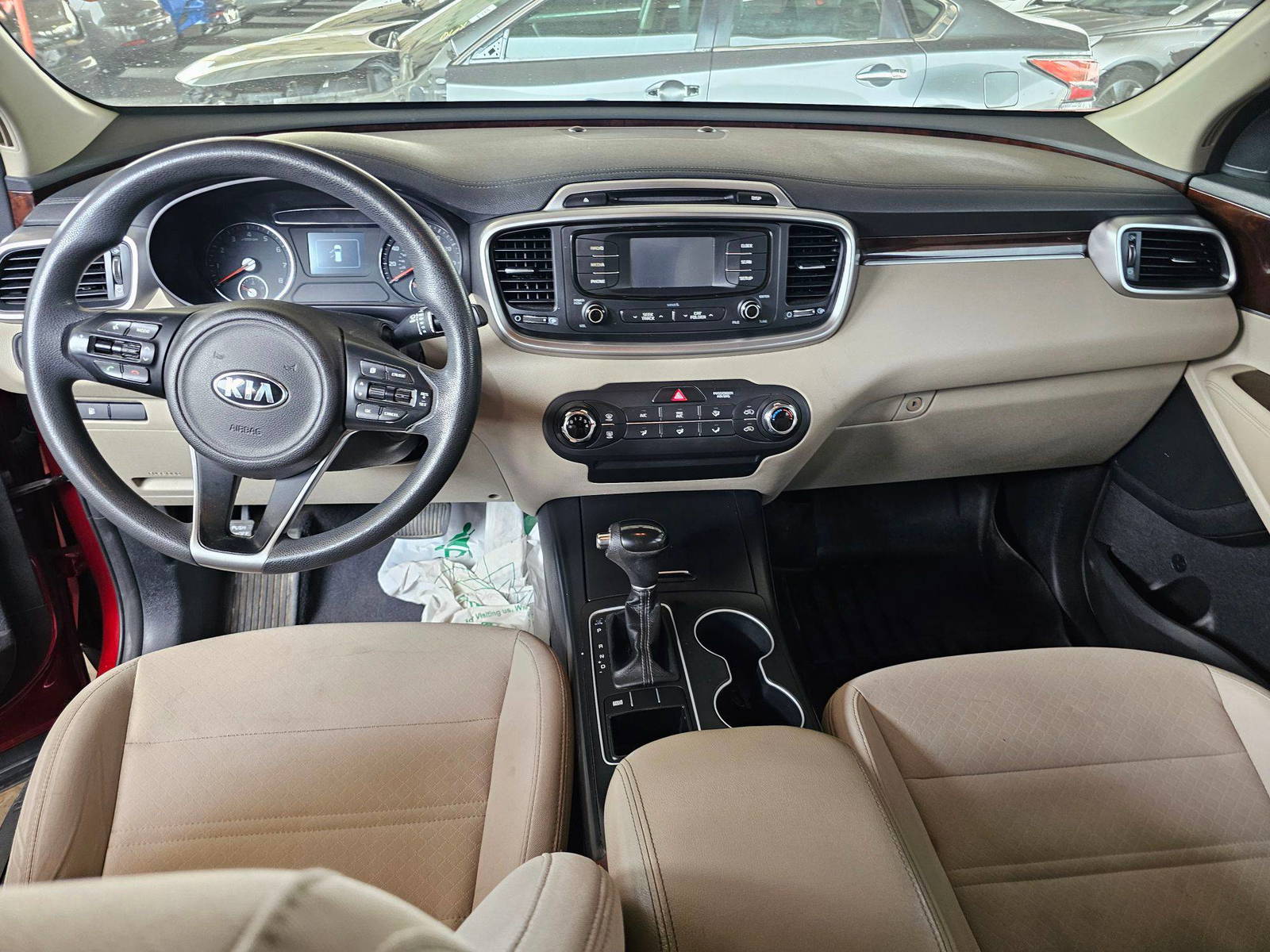 2016 KIA SORENTO — 218265 Miles — Lot 9GG139039 — Souq - Marhaba Auctions Used Cars - Image 7