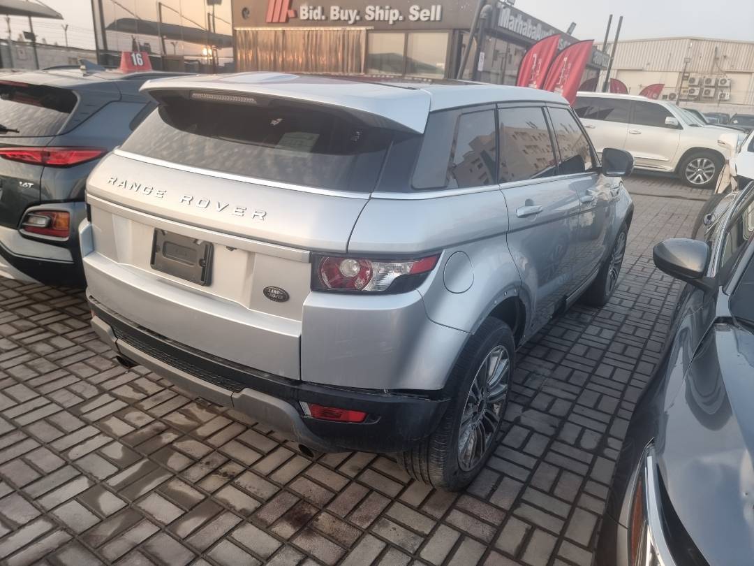 2012 LAND ROVER RANGE ROVER EVOQUE — 112916 Miles — Lot H638246 — Souq - Marhaba Auctions Used Cars - Image 4