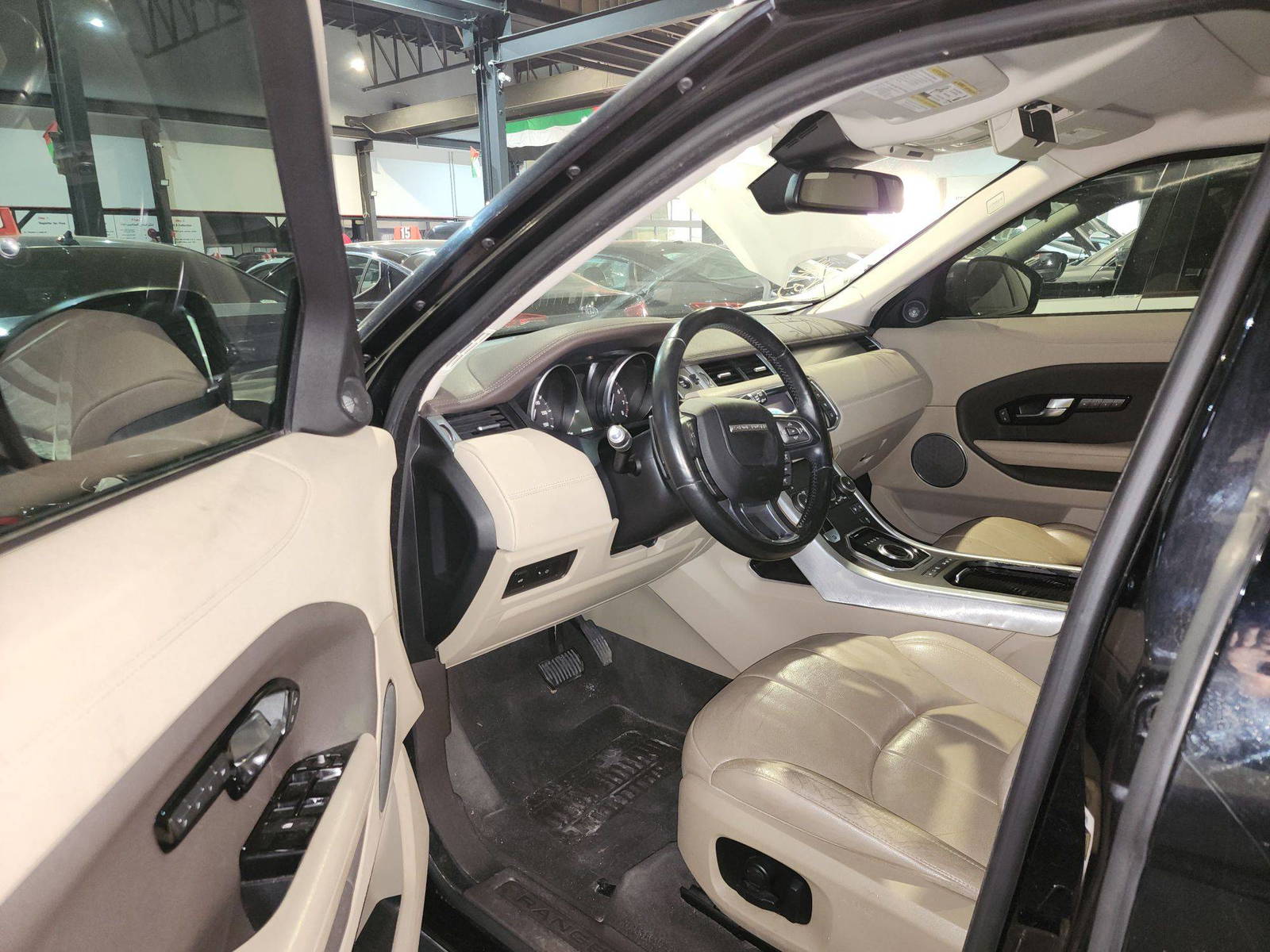 2017 LAND ROVER RANGE ROVER EVOQUE SE — 108872 Miles — Lot 88233565 — Ind. 12 - Marhaba Auctions Used Cars - Image 9