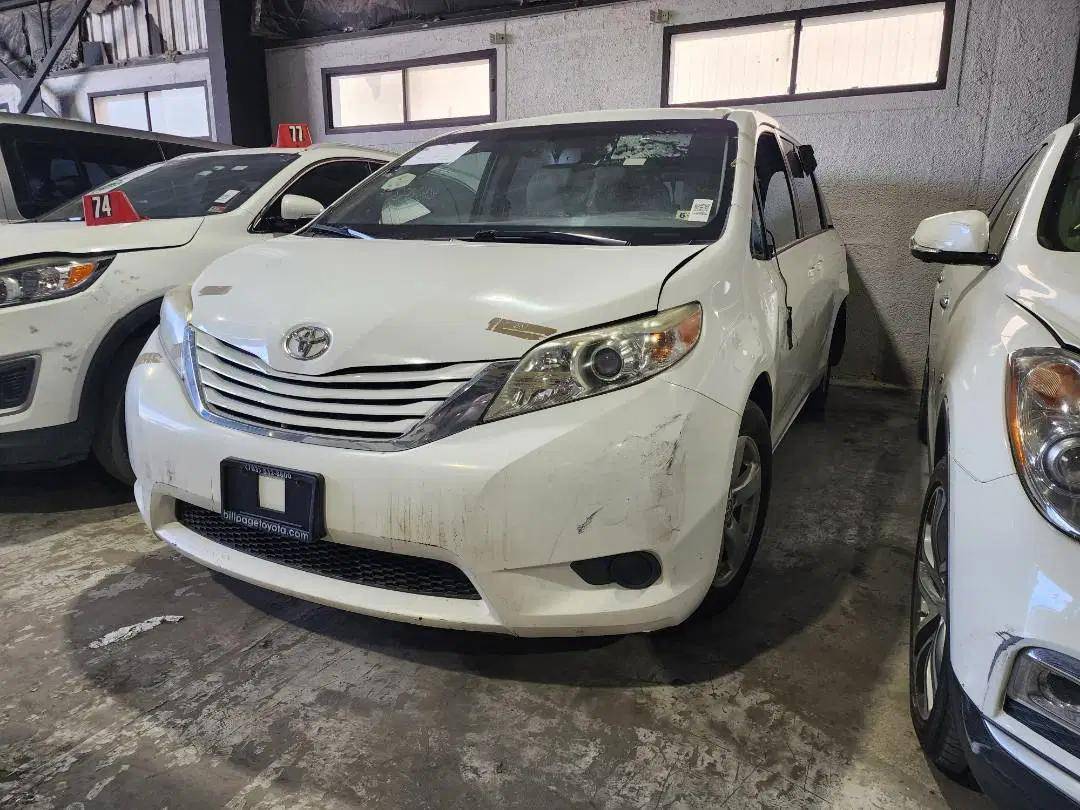 TOYOTA SIENNA 2017 - Marhaba Auction Used Cars - Image 3