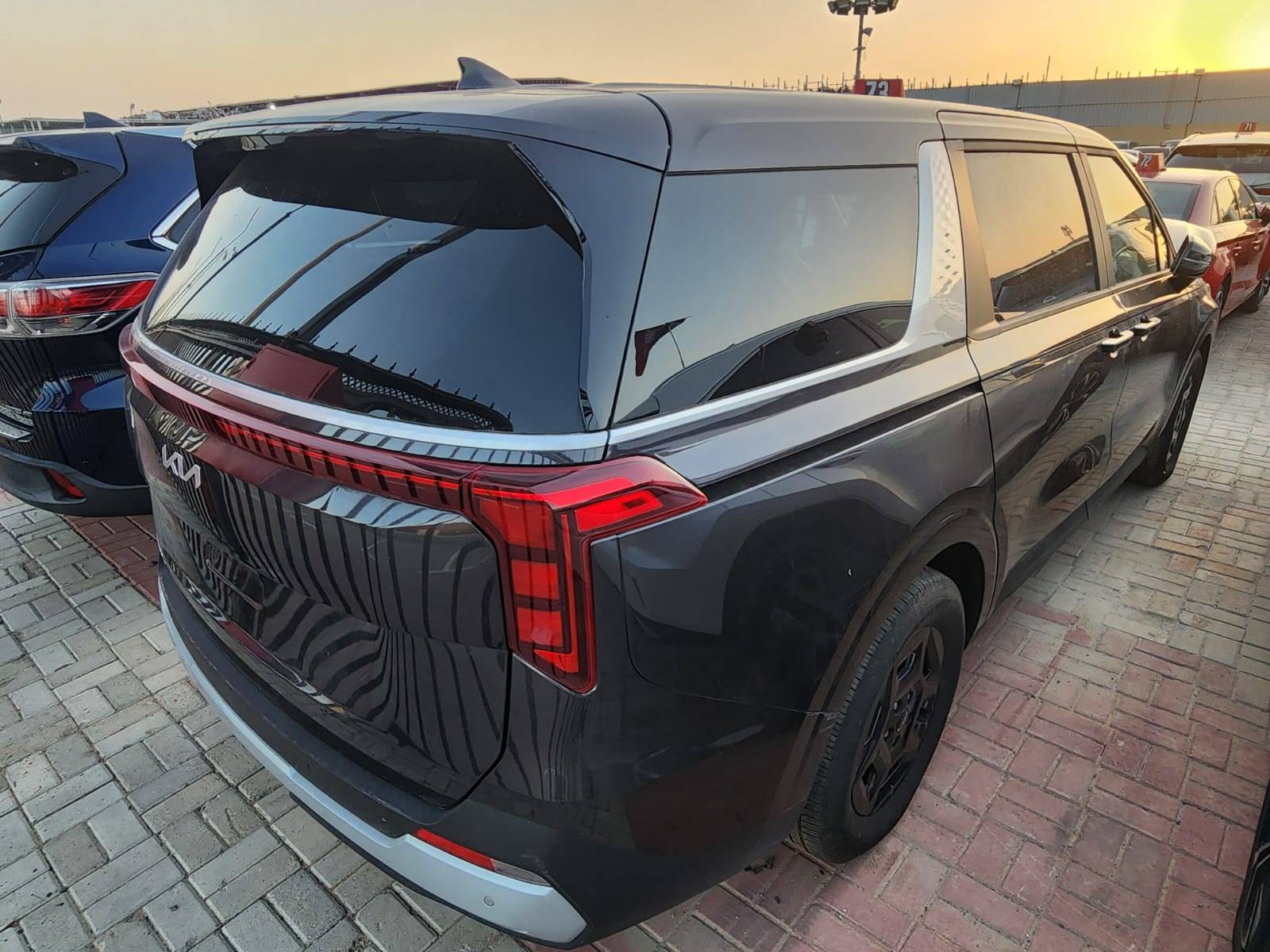 KIA CARNIVAL LX