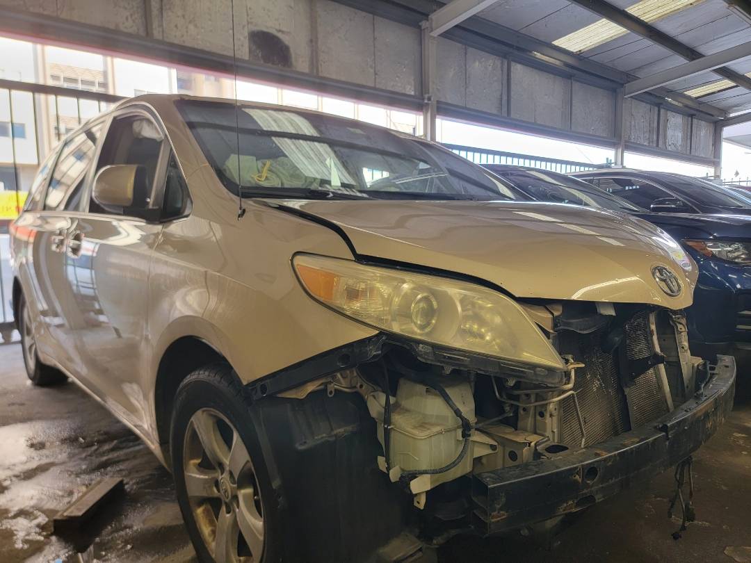 2011 TOYOTA SIENNA — 161970 Miles — Lot 40244804 — Souq - Marhaba Auctions Used Cars - Image 6