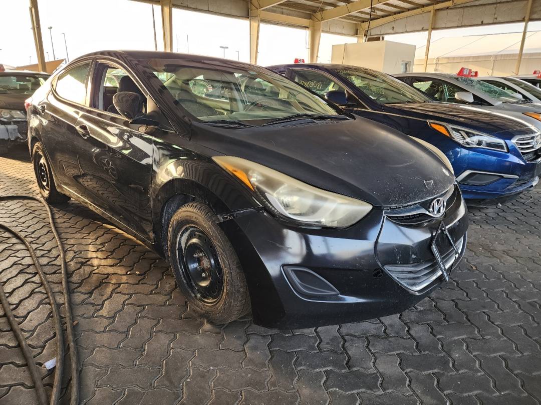 2015 HYUNDAI ELANTRA — 156075 KM — Lot 33042 — Souq - Marhaba Auctions Used Cars - Image 6