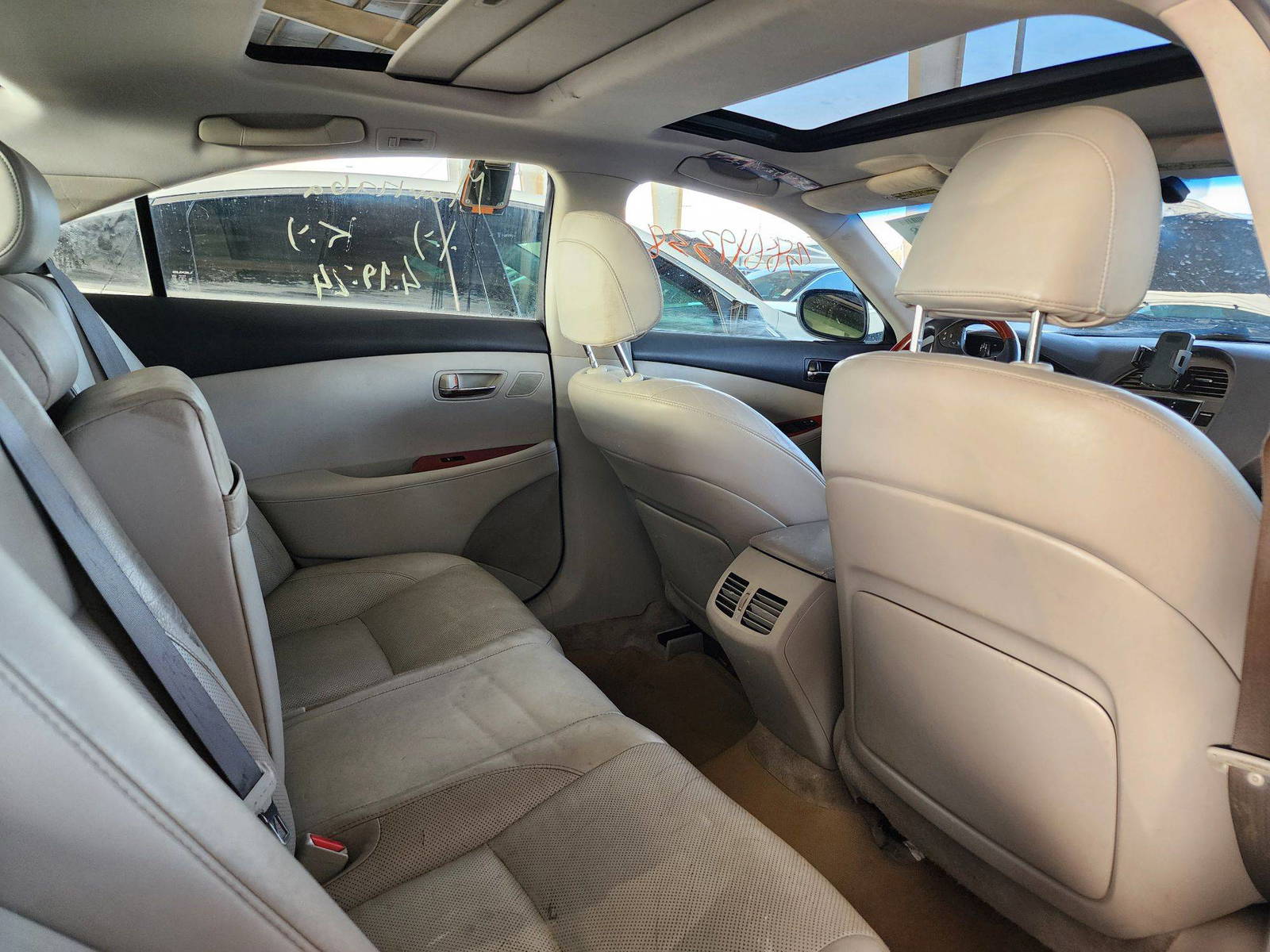 2009 LEXUS ES 350 — 216124 Miles — Lot 38849338 — Souq - Marhaba Auctions Used Cars - Image 4