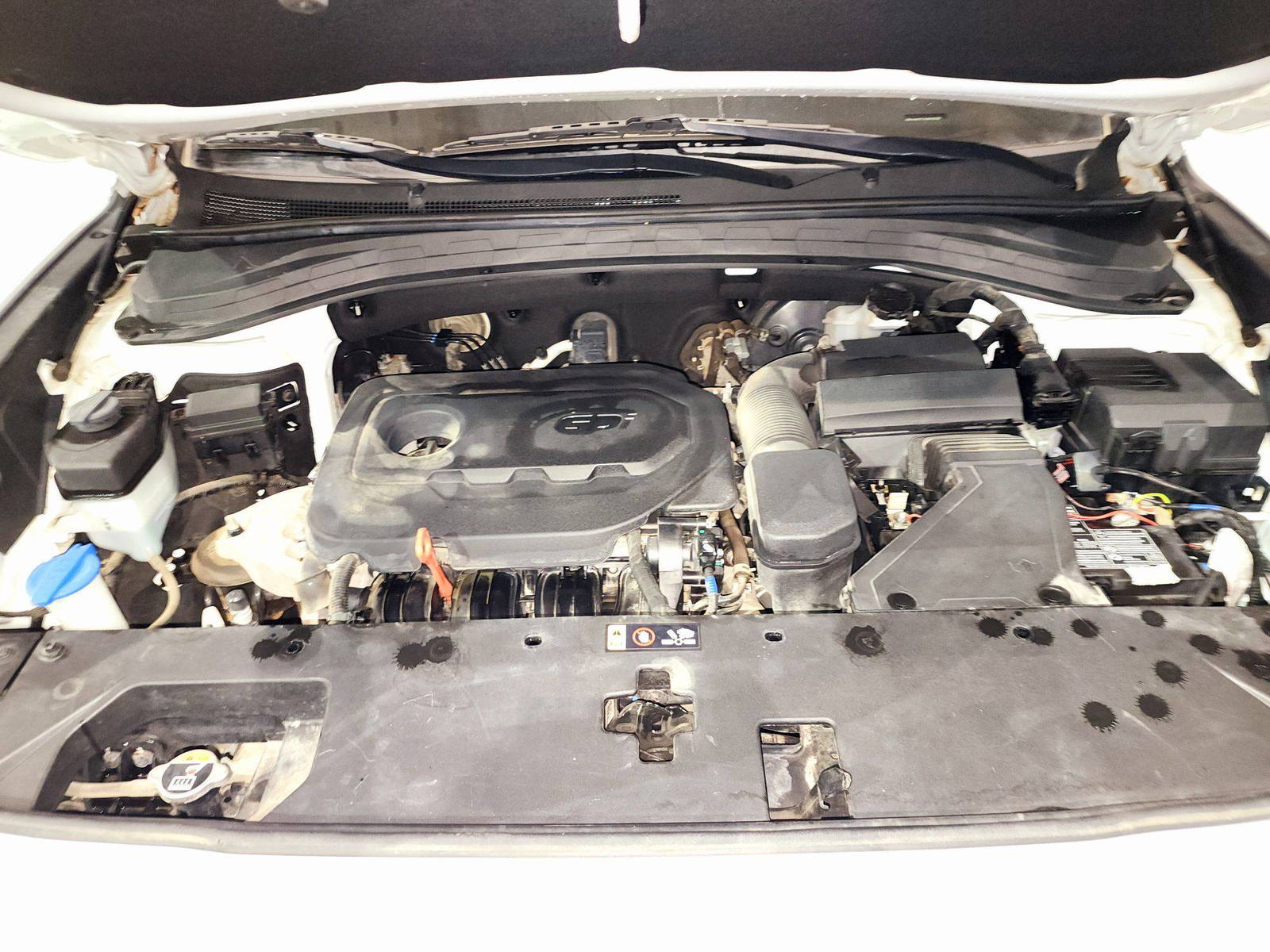 2019 HYUNDAI SANTA FE — 43721 KM — Lot 30046665 — Souq - Marhaba Auctions Used Cars - Image 11
