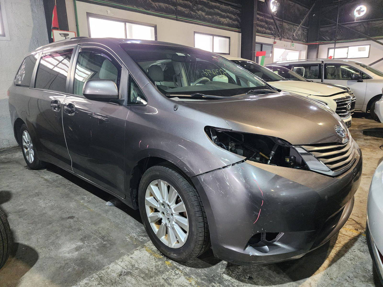 2013 TOYOTA SIENNA — 165275 Miles — Lot 060453 — Main - Marhaba Auctions Used Cars - Image 5