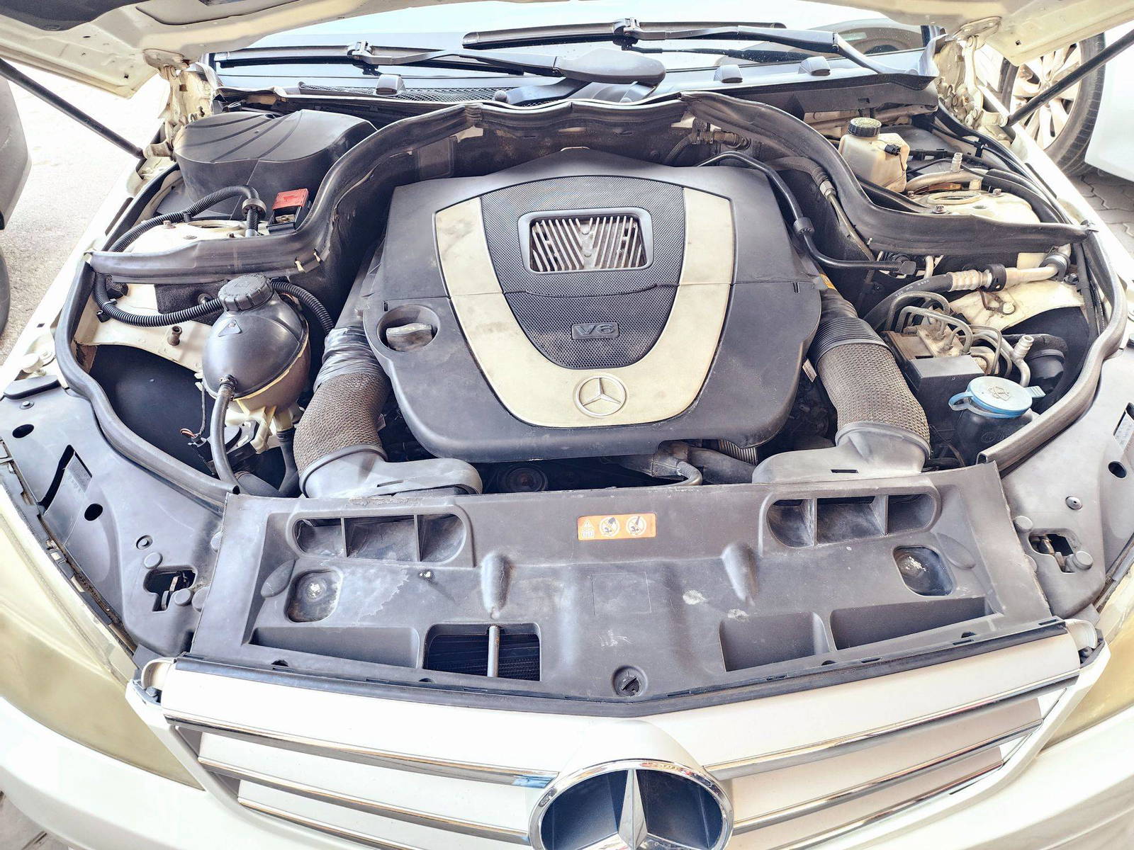 2010 MERCEDES BENZ C300 — 264987 KM — Lot 5AR088797 — Souq - Marhaba Auctions Used Cars - Image 12