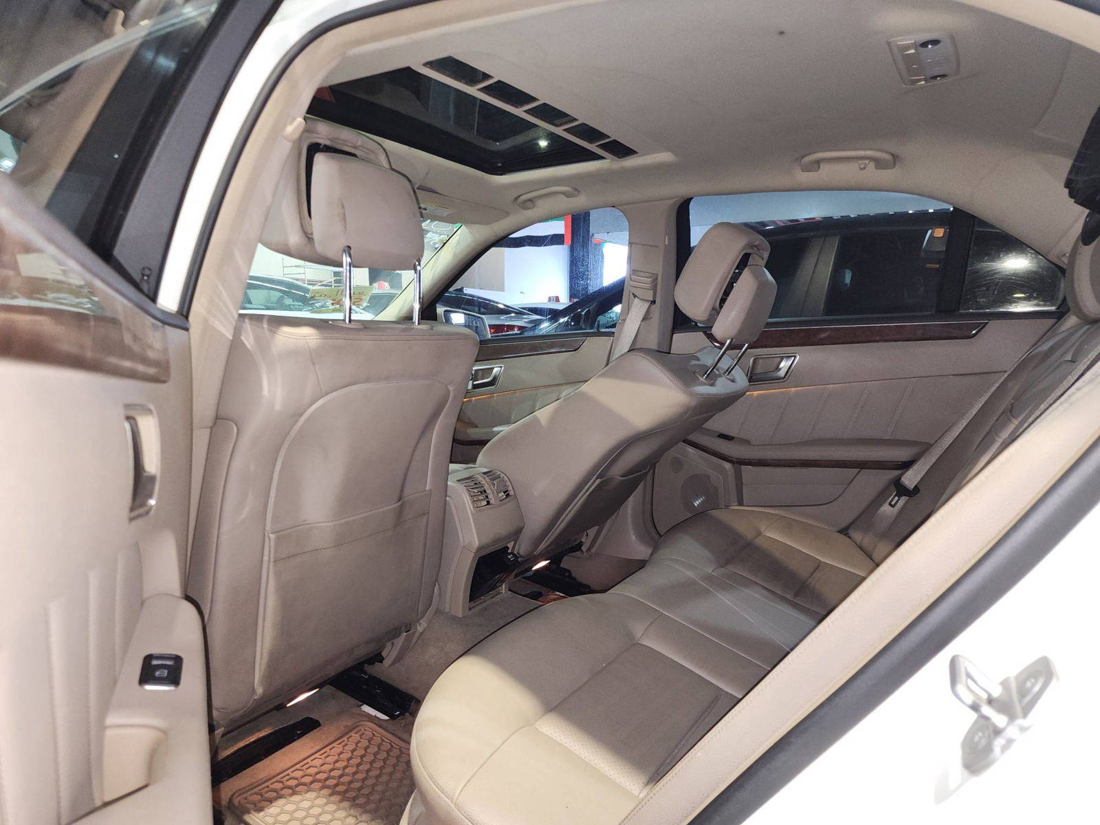 2012 MERCEDES BENZ E 350 — 160867 Miles — Lot 2CA630221 — Ind. 12 - Marhaba Auctions Used Cars - Image 7