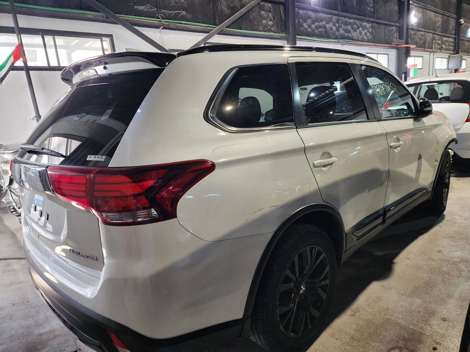 2018 MITSUBISHI OUTLANDER — 103683 Miles — Lot 40687252 — Main - Marhaba Auctions Used Cars - Image 6