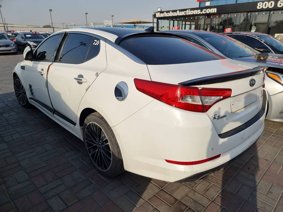 2011 KIA K5 — 115616 KM — Lot 215487 — Ind. 12 - Marhaba Auctions Used Cars - Image 5