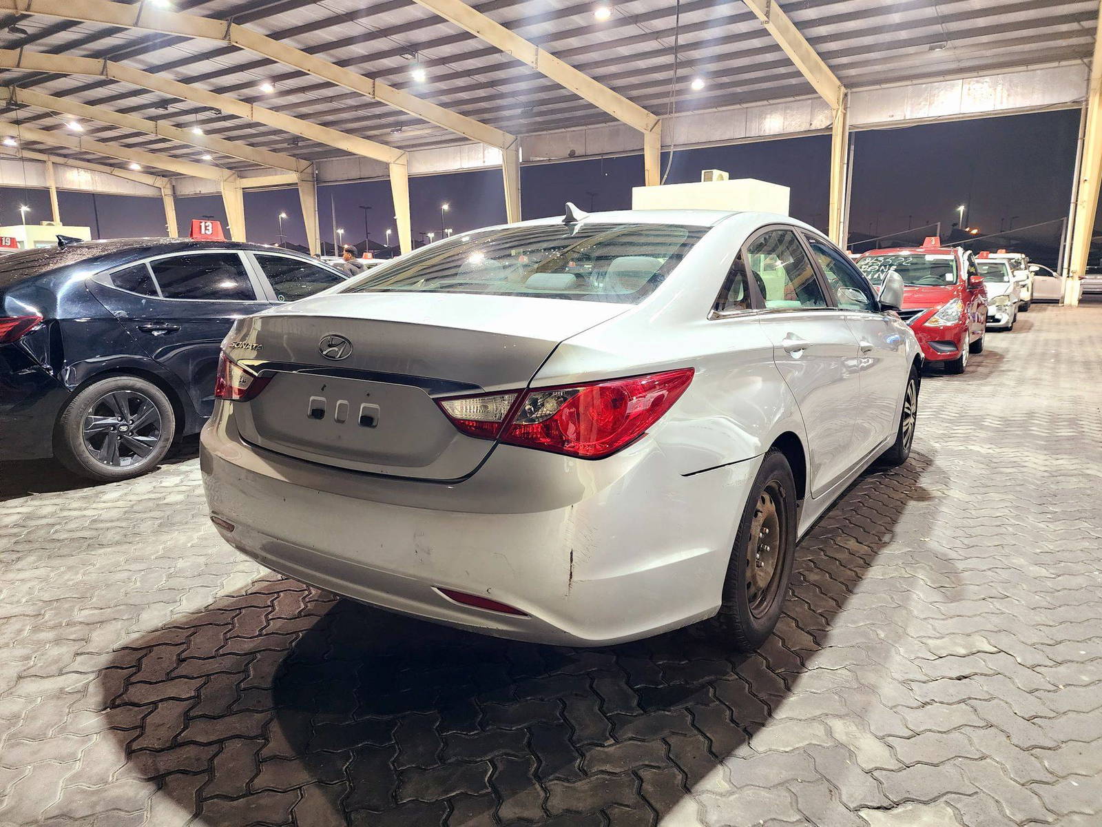 2013 HYUNDAI SONATA — 189917 KM — Lot H744741 — Souq - Marhaba Auctions Used Cars - Image 4