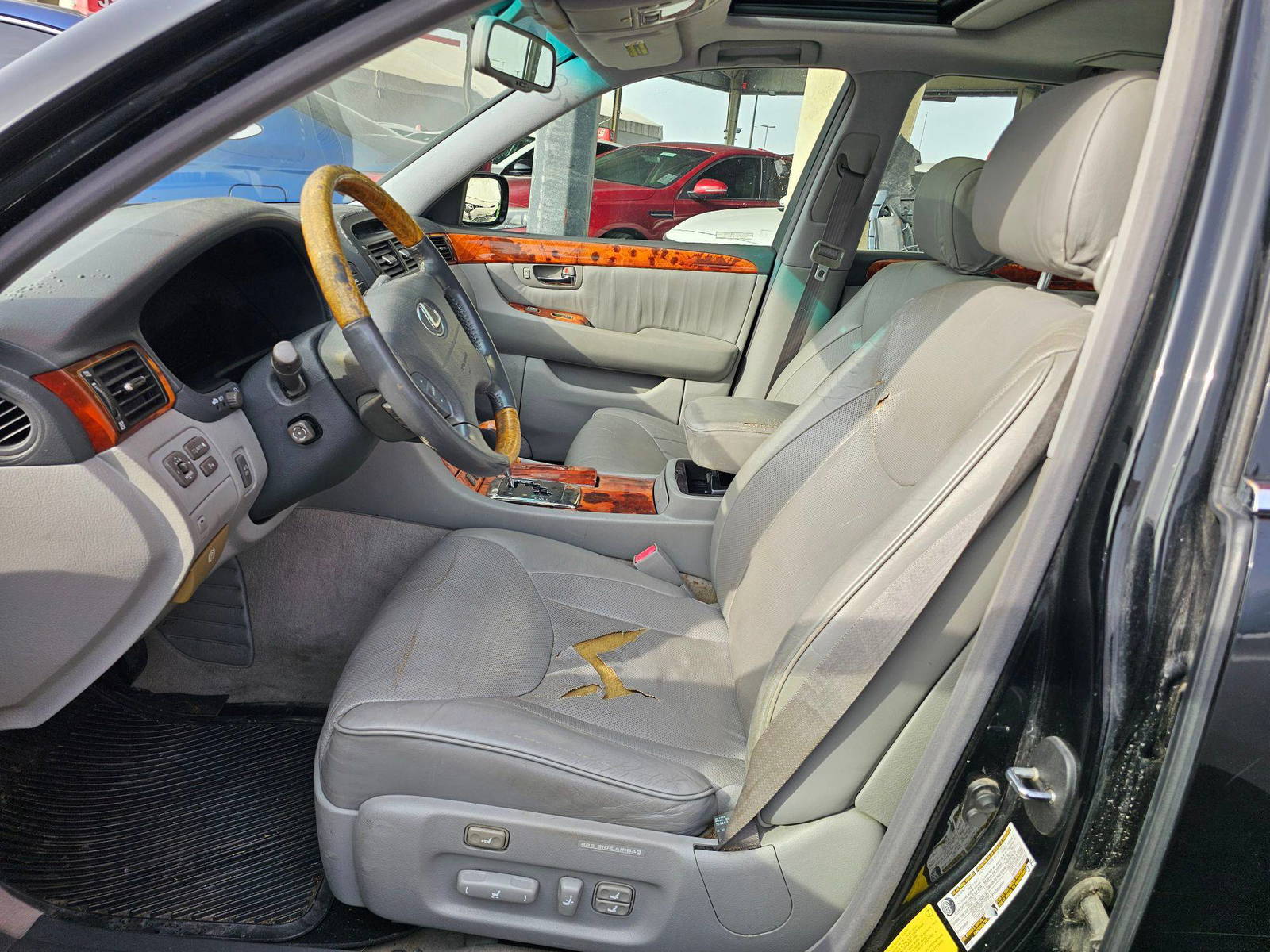 2005 LEXUS LS 430 — 142234 Miles — Lot X55005674 — Souq - Marhaba Auctions Used Cars - Image 9