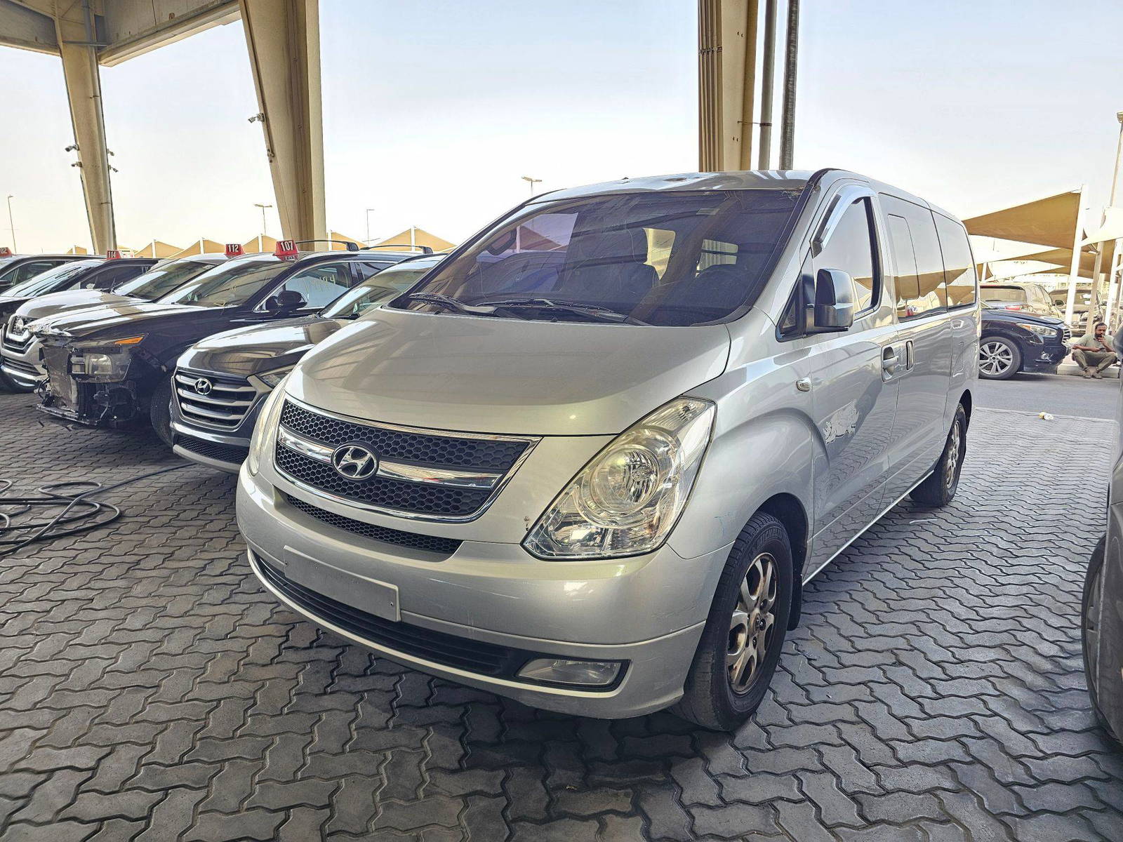 2010 HYUNDAI GRAND STAREX — 262273 KM — Lot 202783 — Souq - Marhaba Auctions Used Cars - Image 5