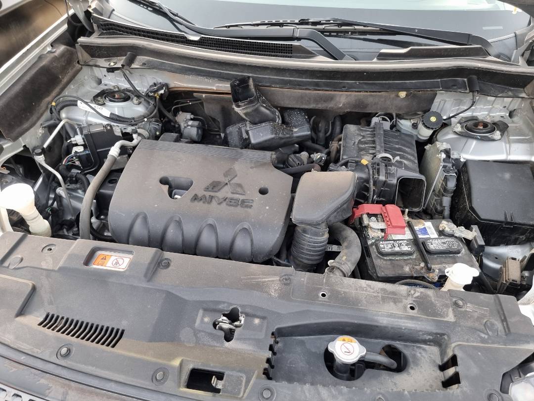 2019 MITSUBISHI OUTLANDER — 162854 Miles — Lot 1235487 — Main - Marhaba Auctions Used Cars - Image 3