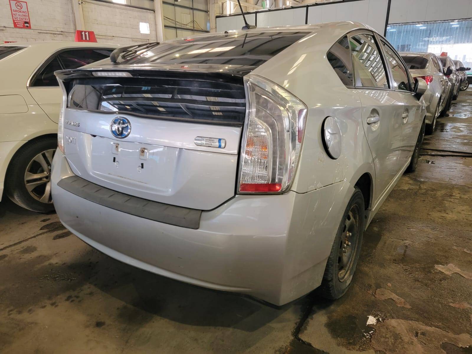 2015 TOYOTA PRIUS — 179800 KM — Lot 12206232 — Main - Marhaba Auctions Used Cars - Image 5