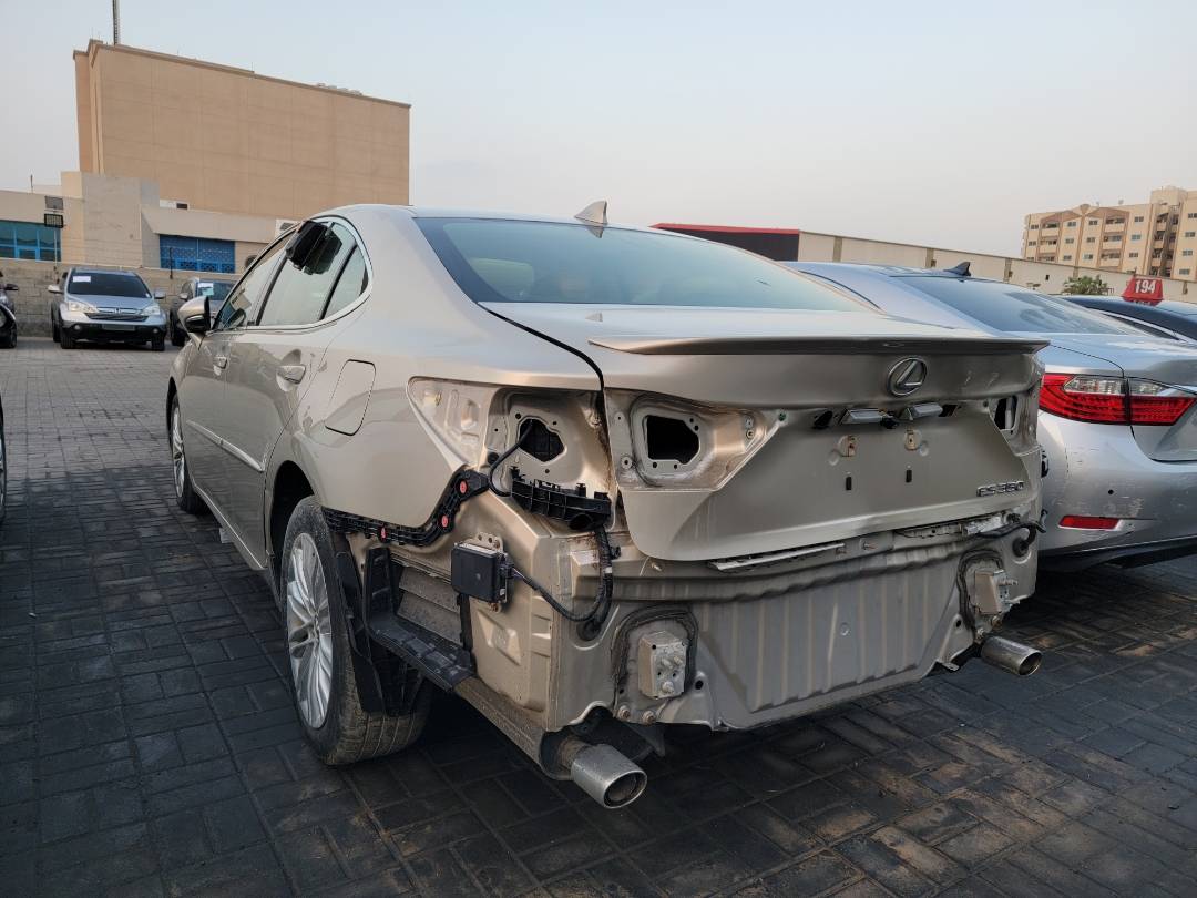 2015 LEXUS ES 350 — 172916 Miles — Lot 2167674 — Main - Marhaba Auctions Used Cars - Image 3