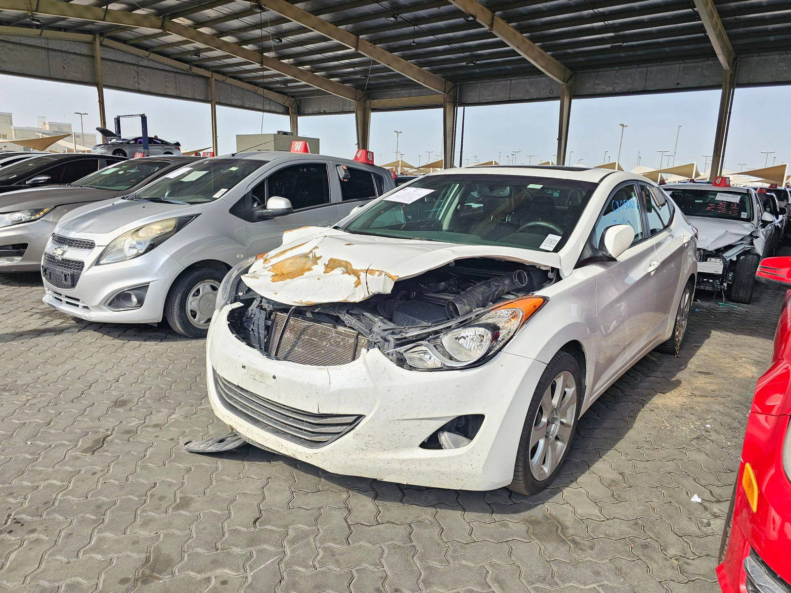 2013 HYUNDAI ELANTRA — 176900 KM — Lot 40015839 — Souq - Marhaba Auctions Used Cars - Image 5