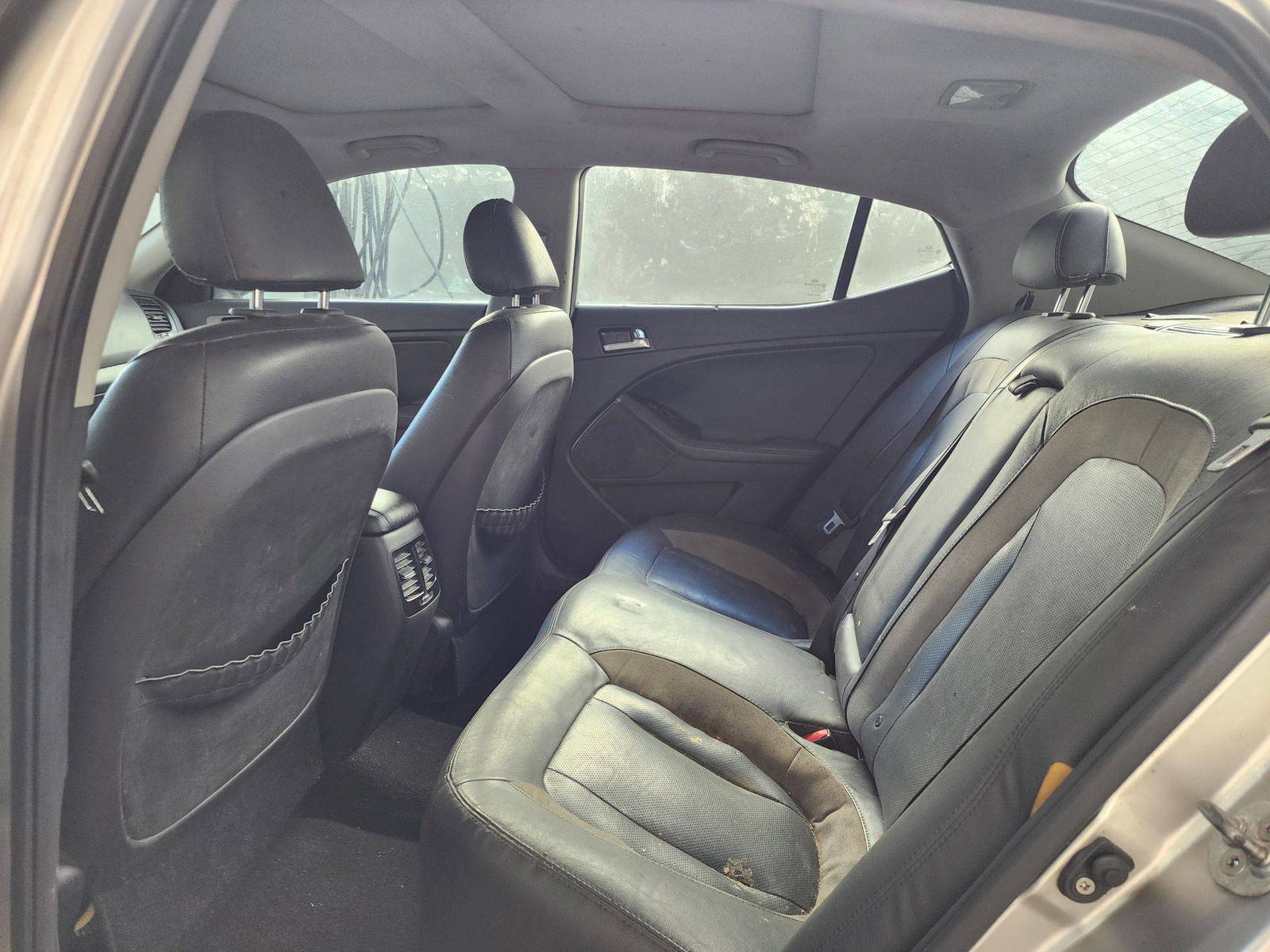 2012 KIA OPTIMA — 187635 Miles — Lot 40286669 — Al Quoz - Marhaba Auctions Used Cars - Image 3