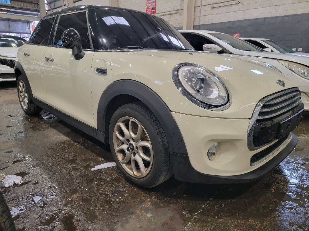 2015 MINI COOPER — 80817 KM — Lot B04946 — Main - Marhaba Auctions Used Cars - Image 3